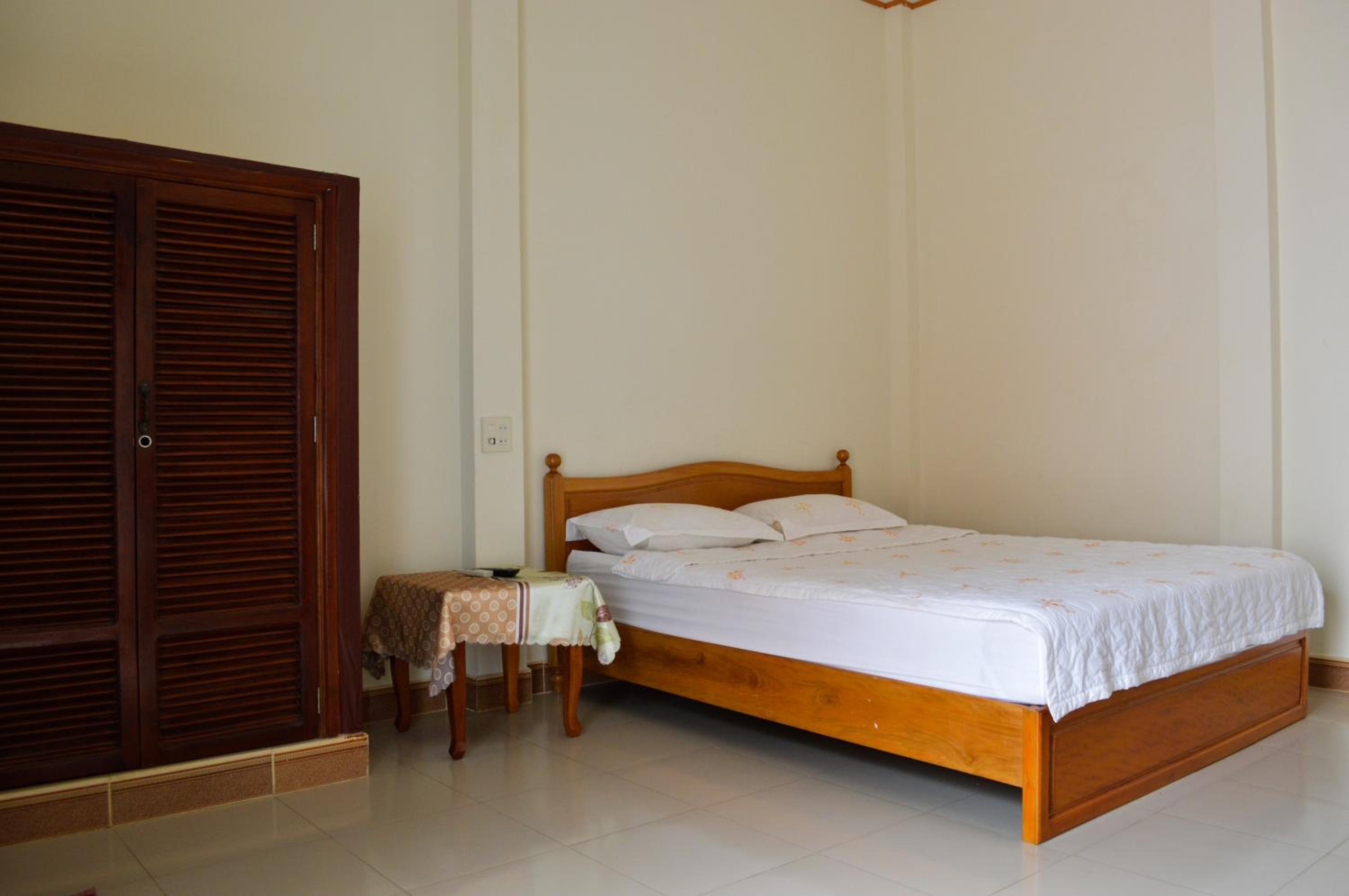 Budget Double Room - Photo 5