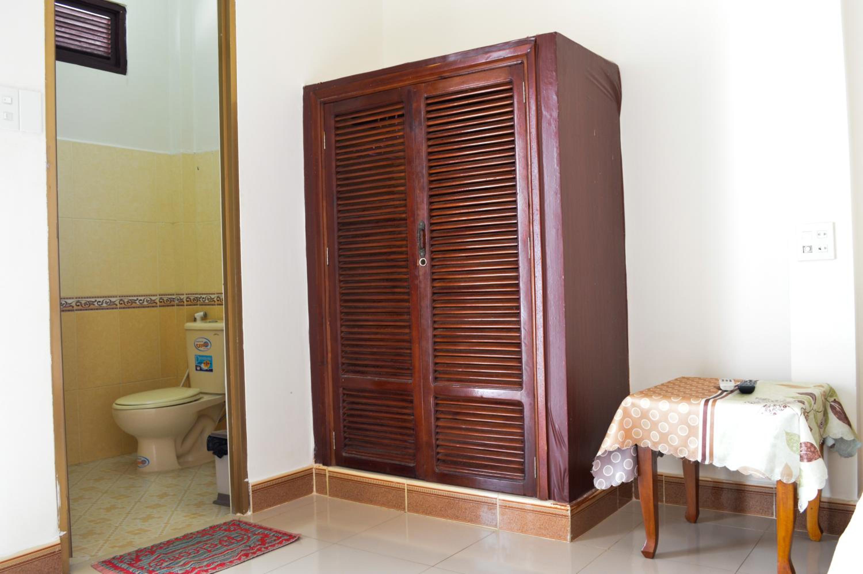 Budget Double Room - Photo 6
