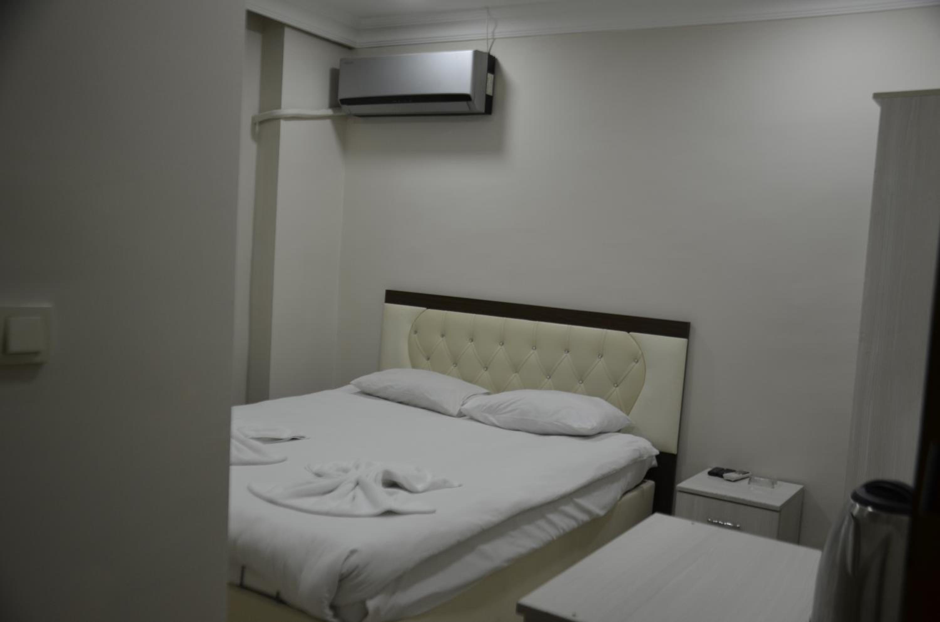 Economy Double Room photo 3