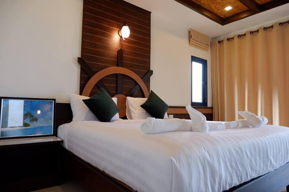 Deluxe Double Room with Balcony and Sea View photo 1