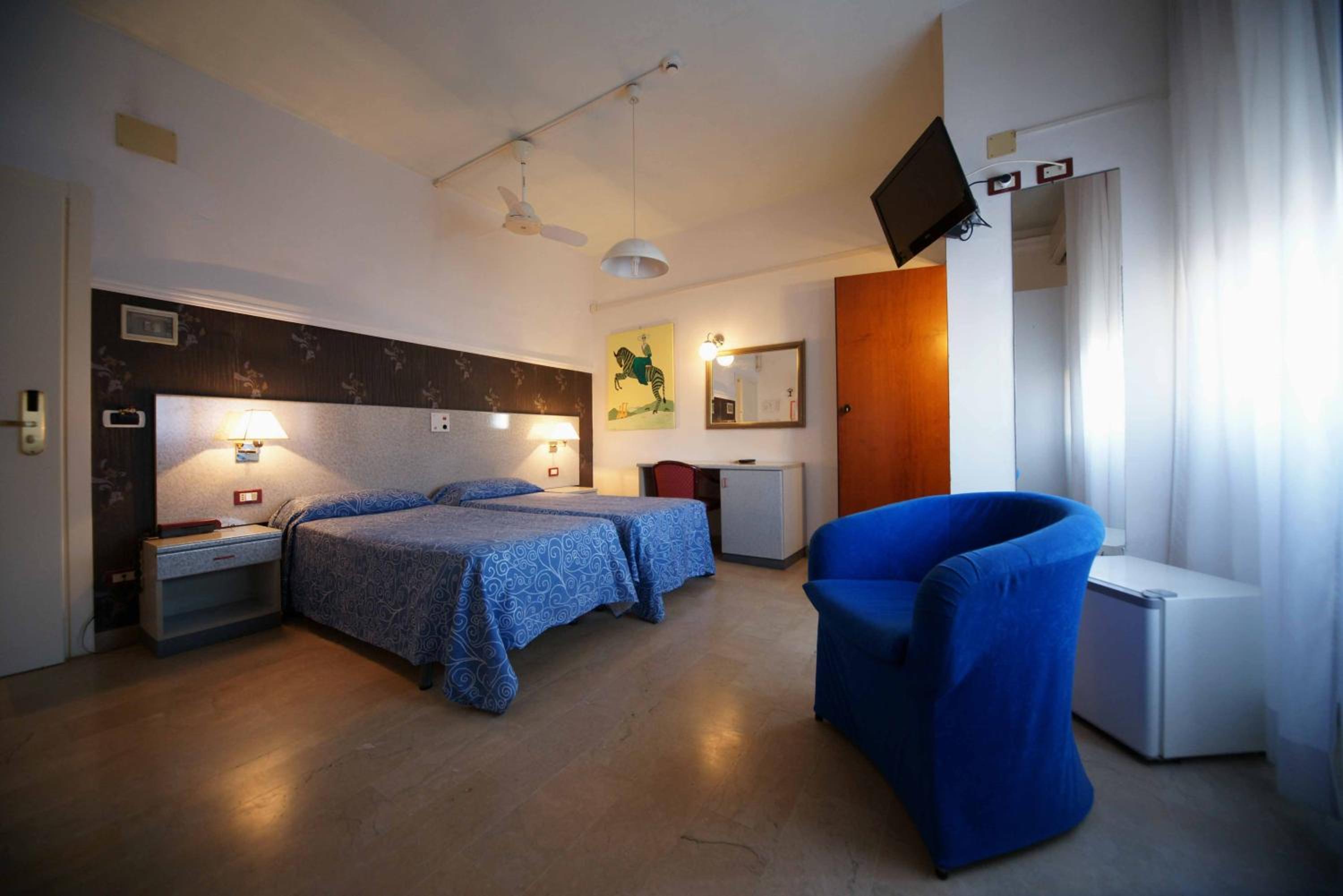 Standard Triple Room photo 3