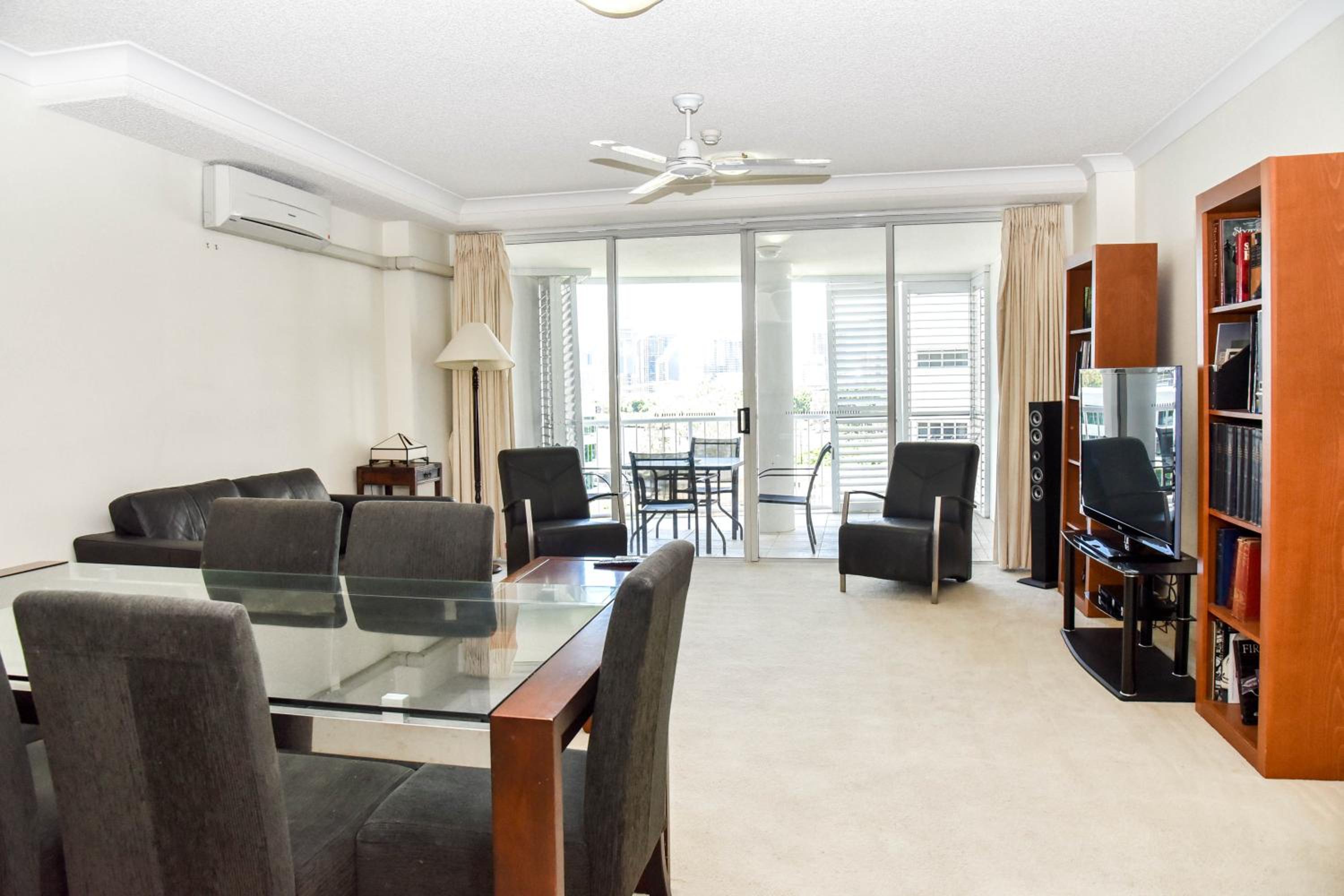 Two-Bedroom Apartment with 2 Bathrooms