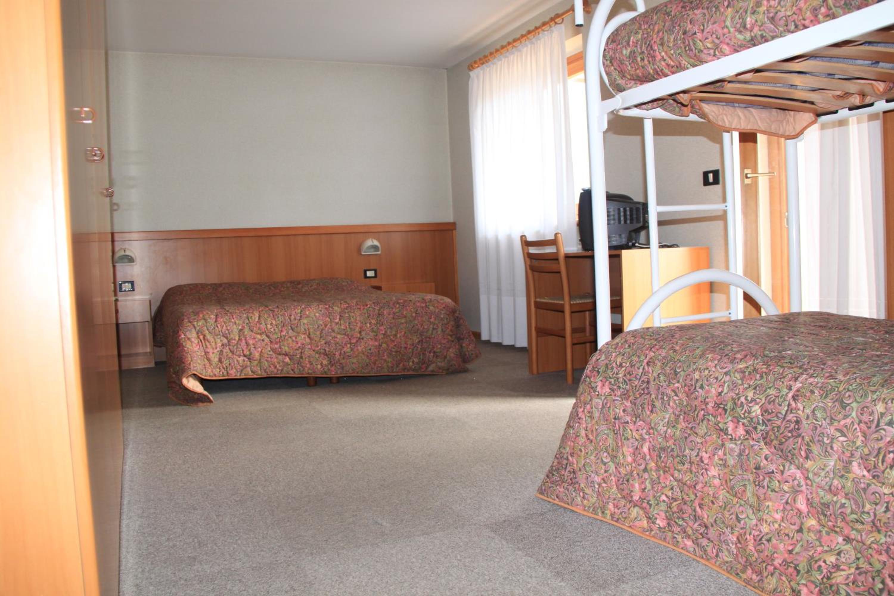 Triple Room - Photo 1