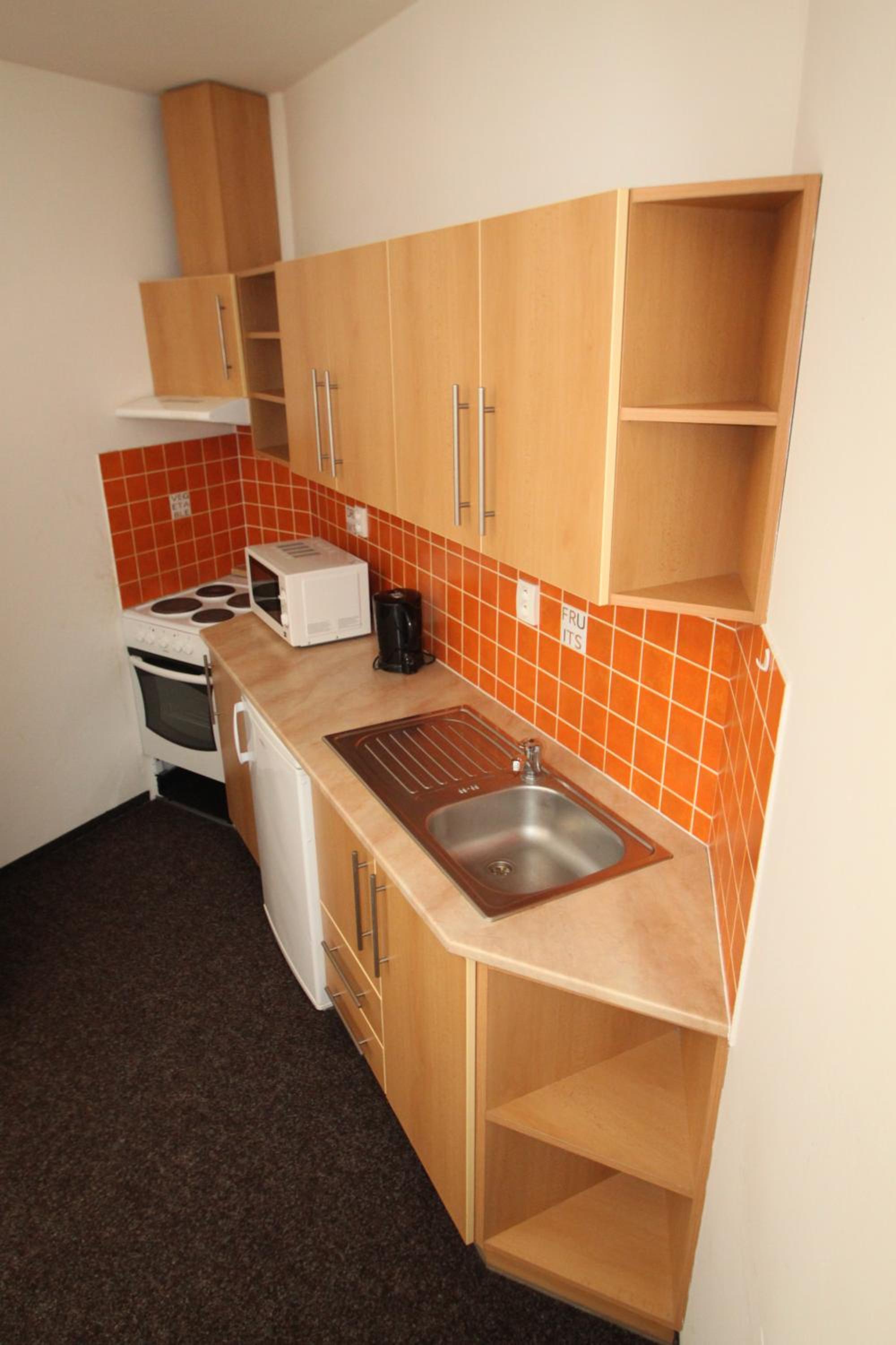Double or Twin Room with Private Bathroom photo 3