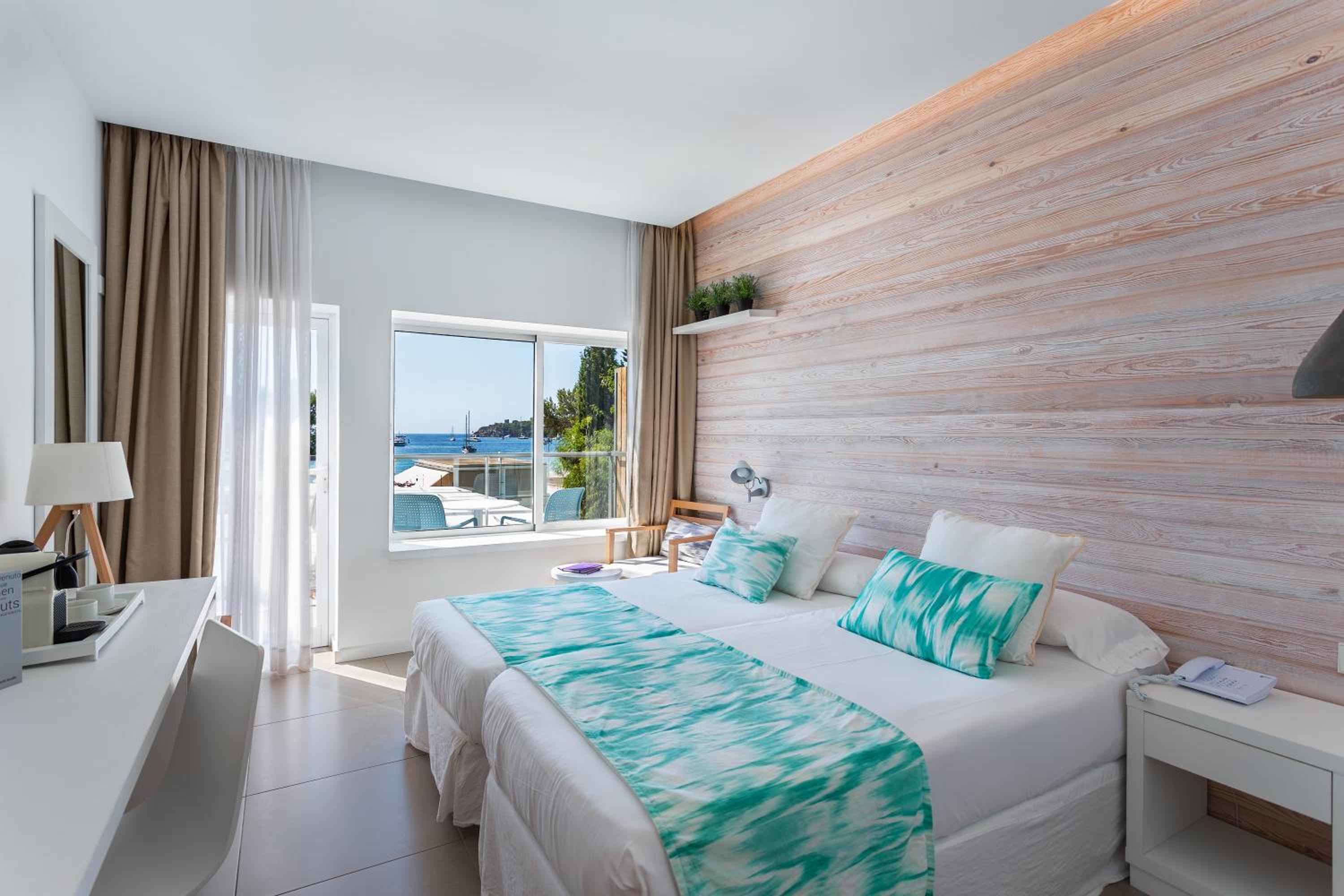 Habitación Doble con Vista al Mar