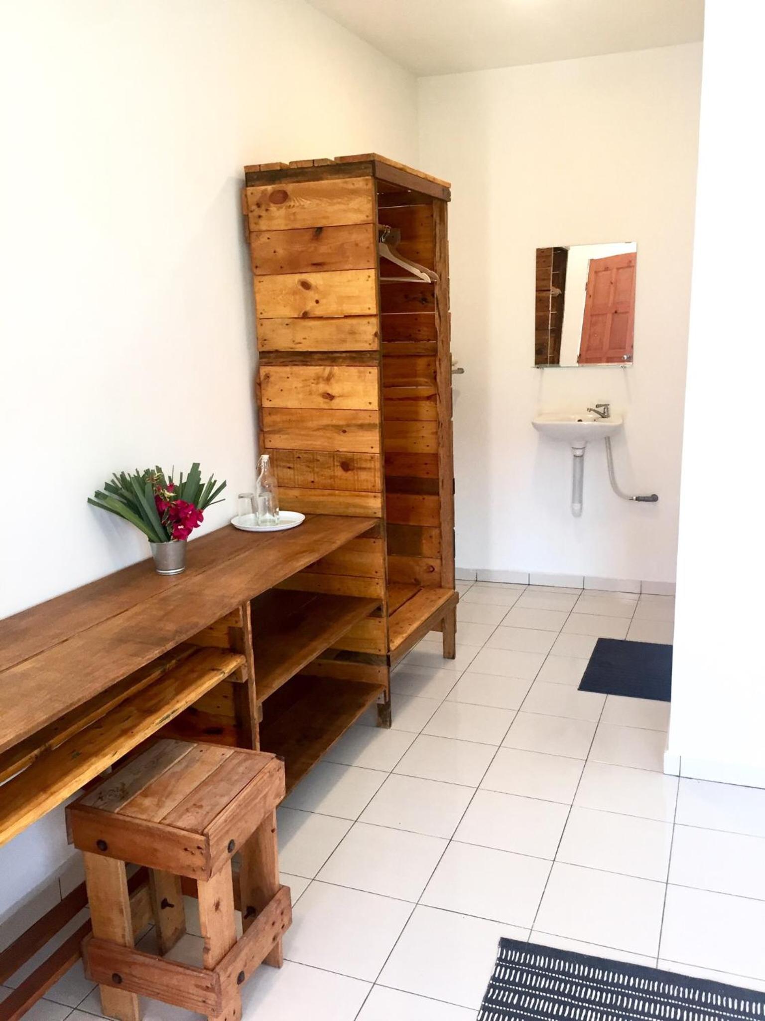 Twin Room with Private Bathroom photo 3