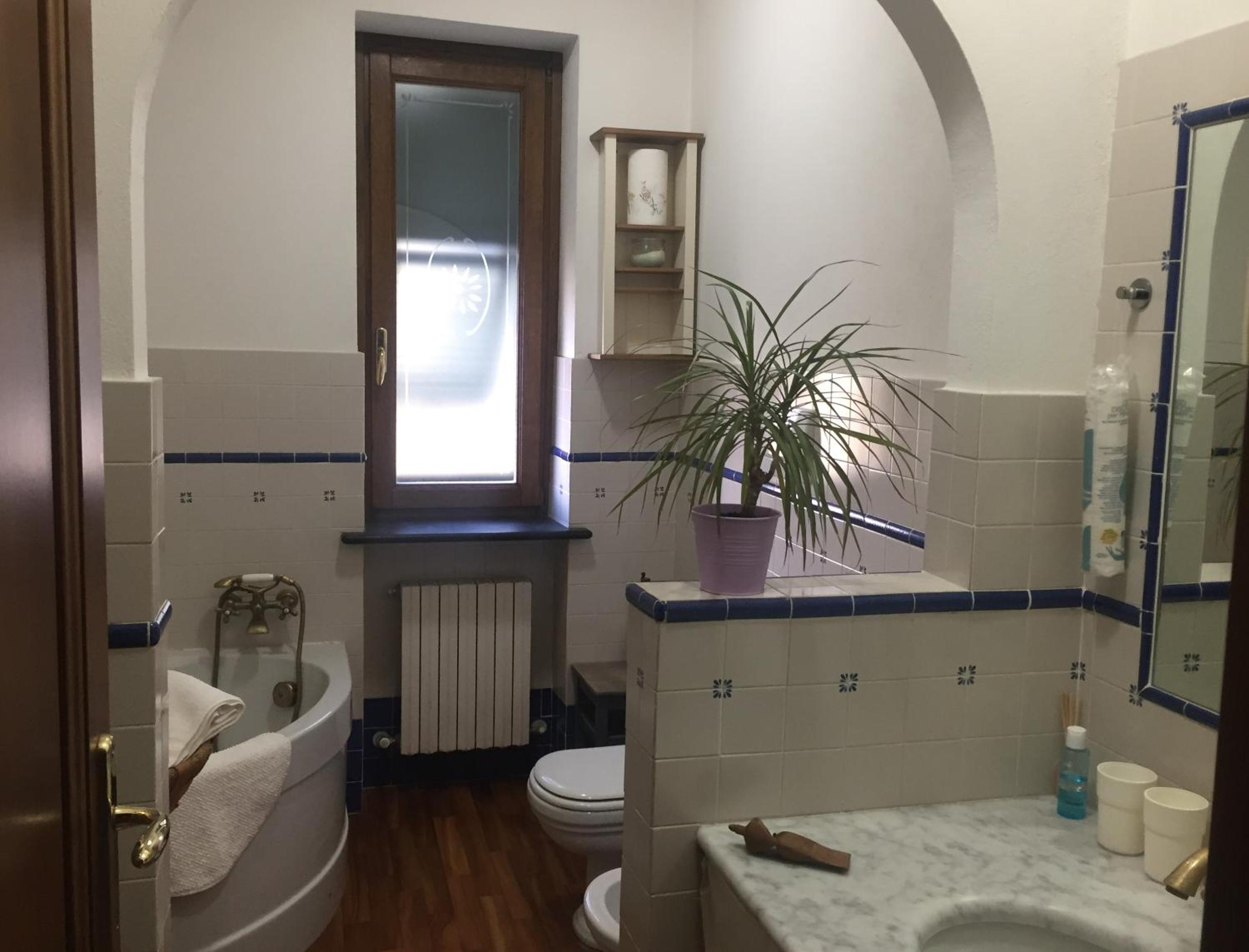 Deluxe Double Room with Sea View - Photo 3