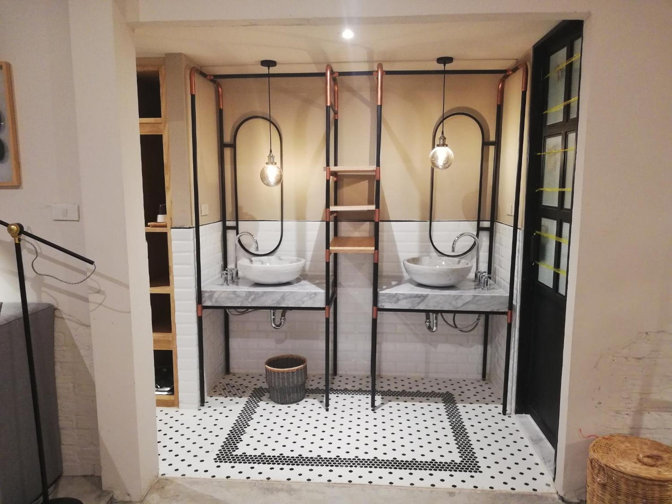 Deluxe Room with Jacuzzi - Photo 5