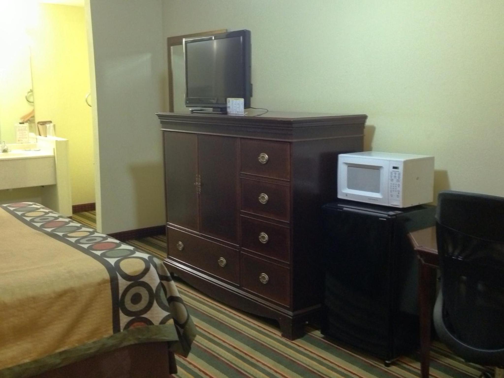 King Room - Non-Smoking - Photo 2