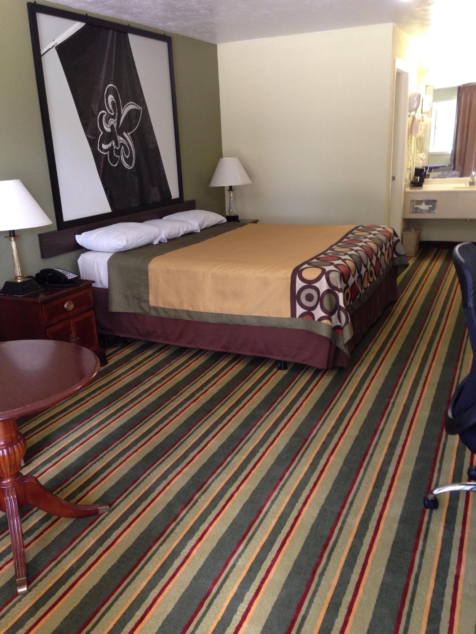 King Room - Non-Smoking - Photo 4
