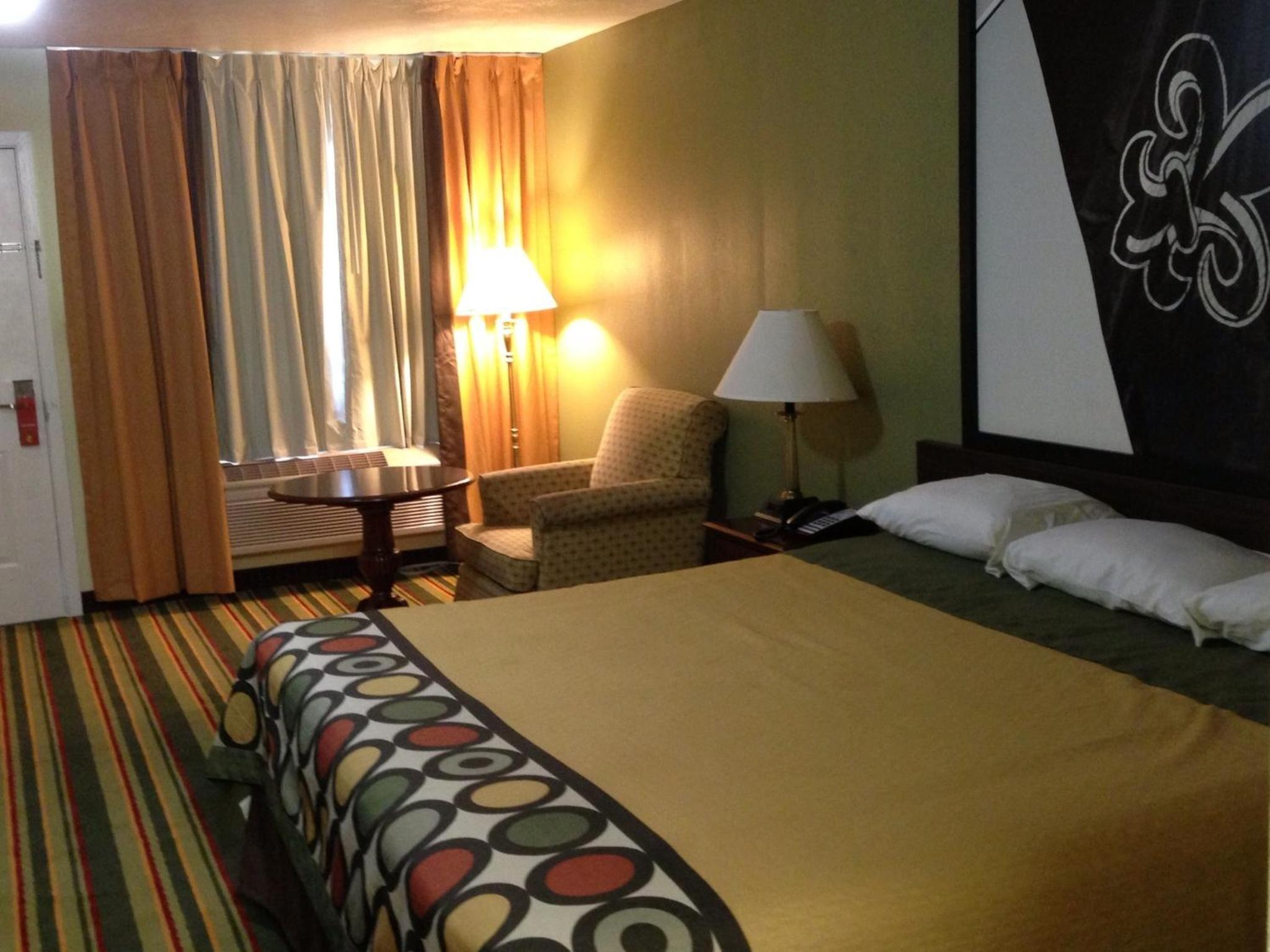 King Room - Non-Smoking - Photo 3