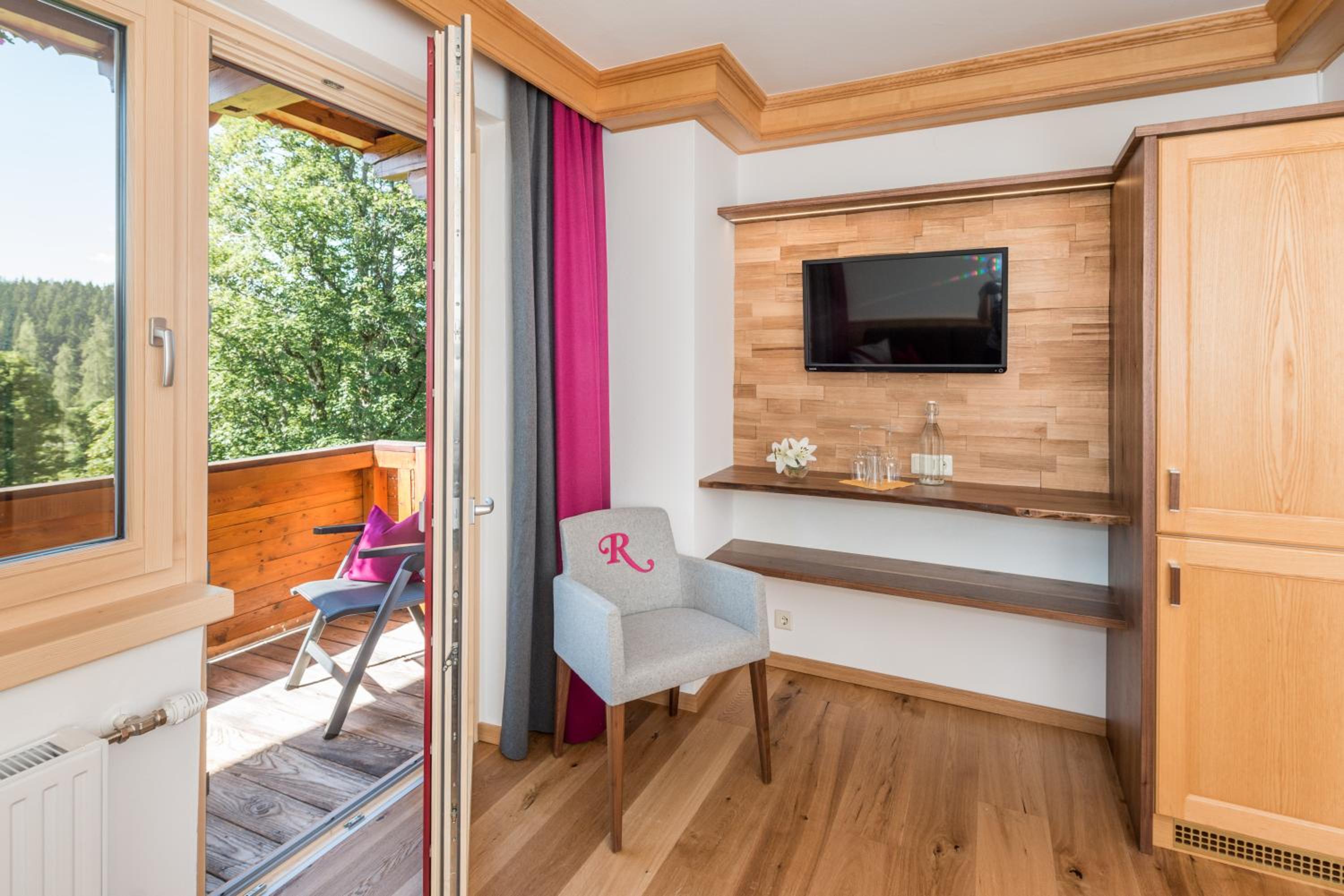 Junior Suite - Photo 1