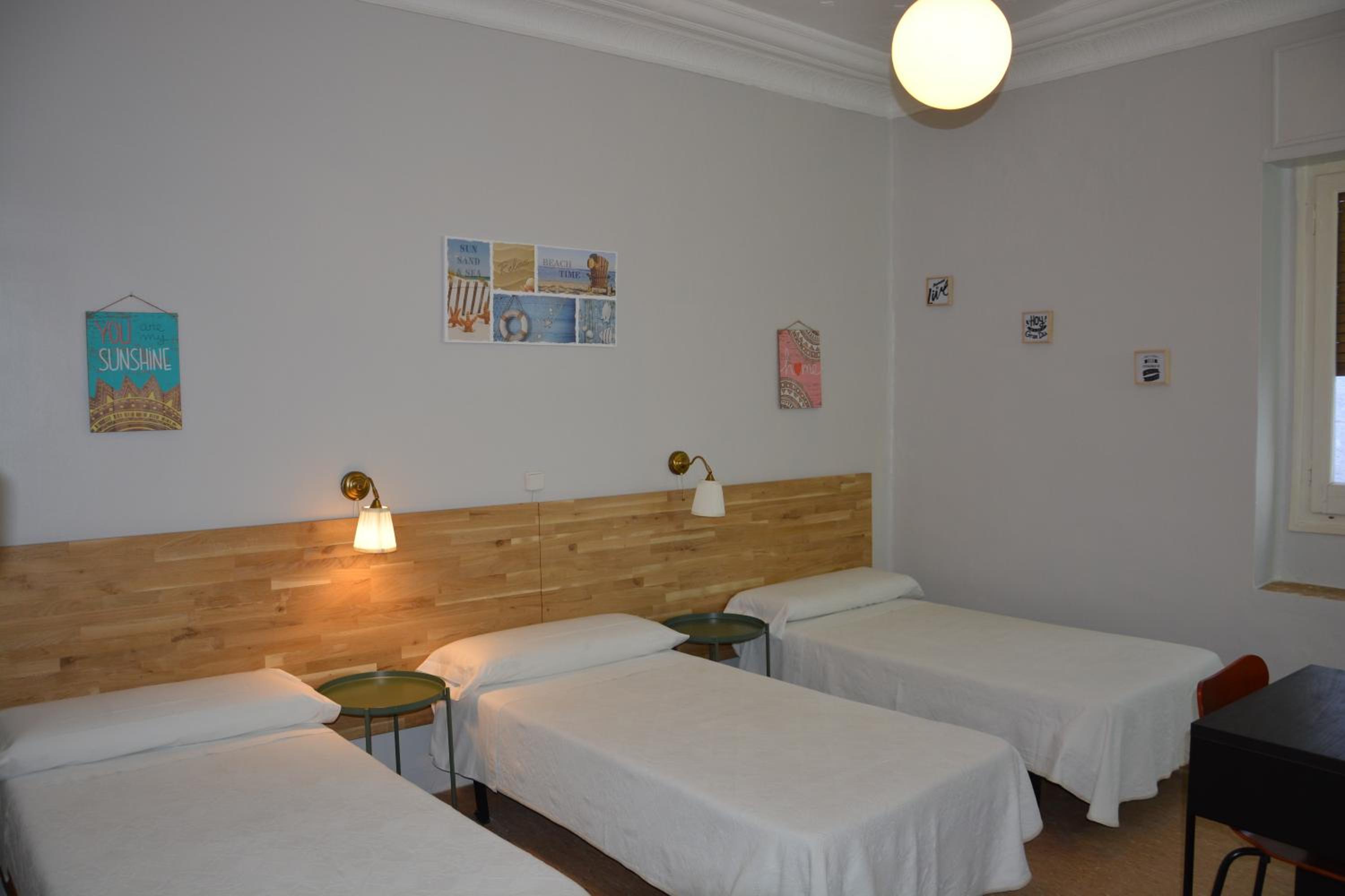 Habitación triple con ducha