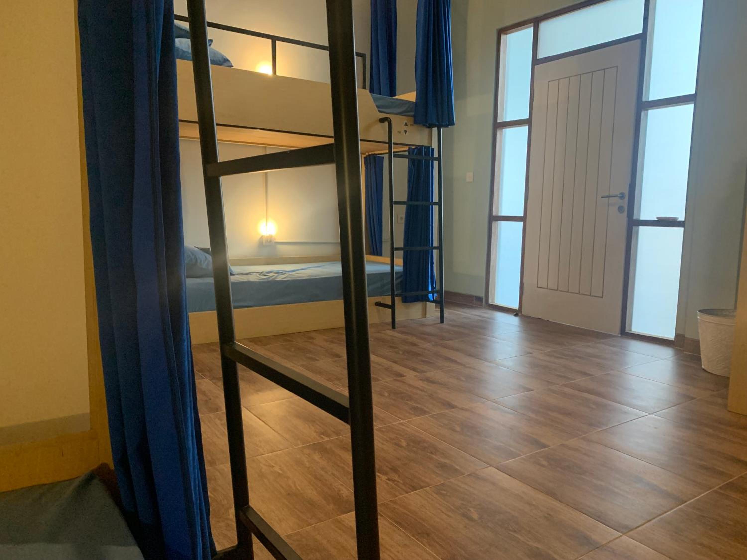 Bed in 8-Bed Mixed Dormitory Room photo 3