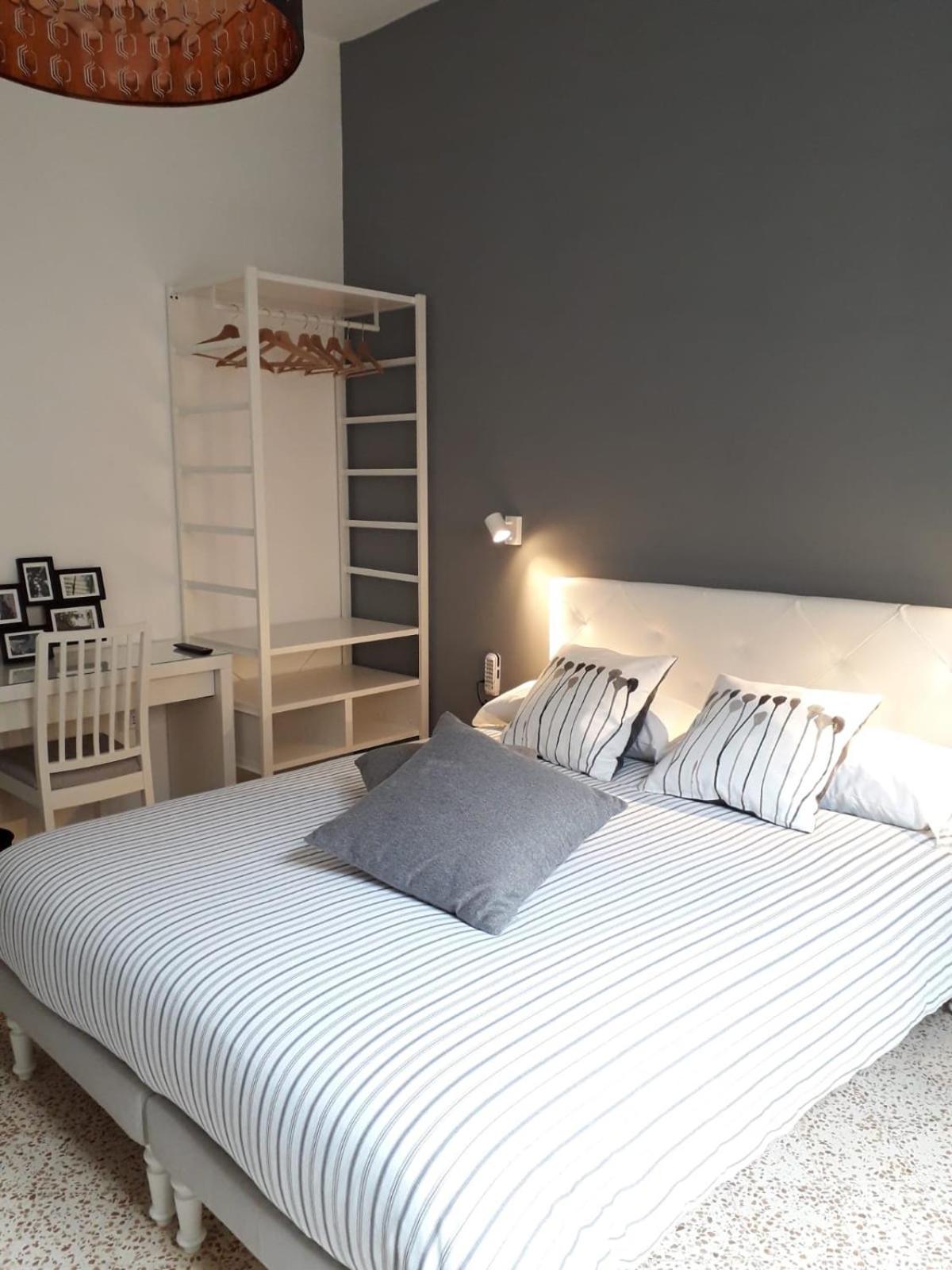 Quadruple Room with Private Bathroom - Photo 6