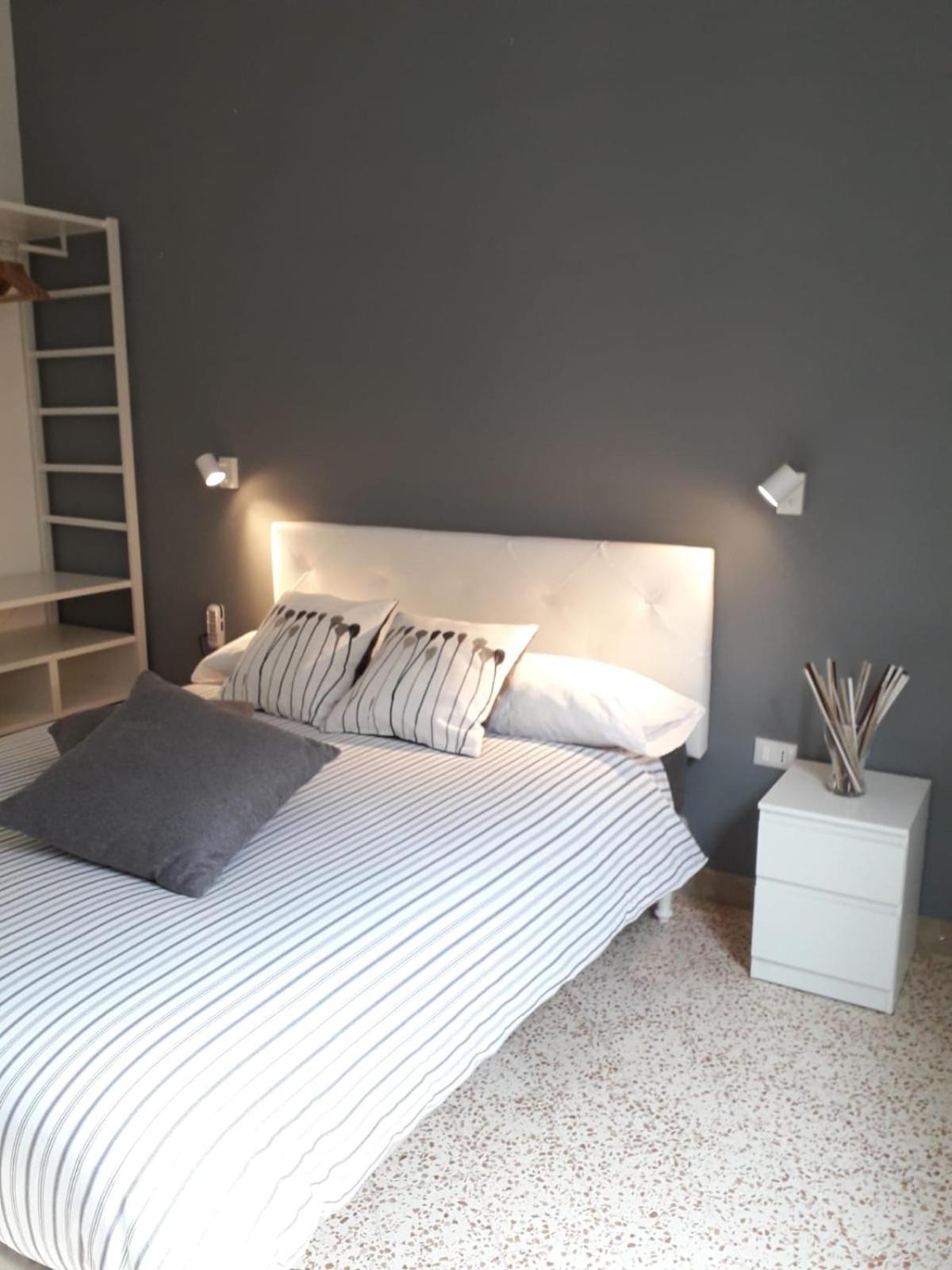 Quadruple Room with Private Bathroom - Photo 7