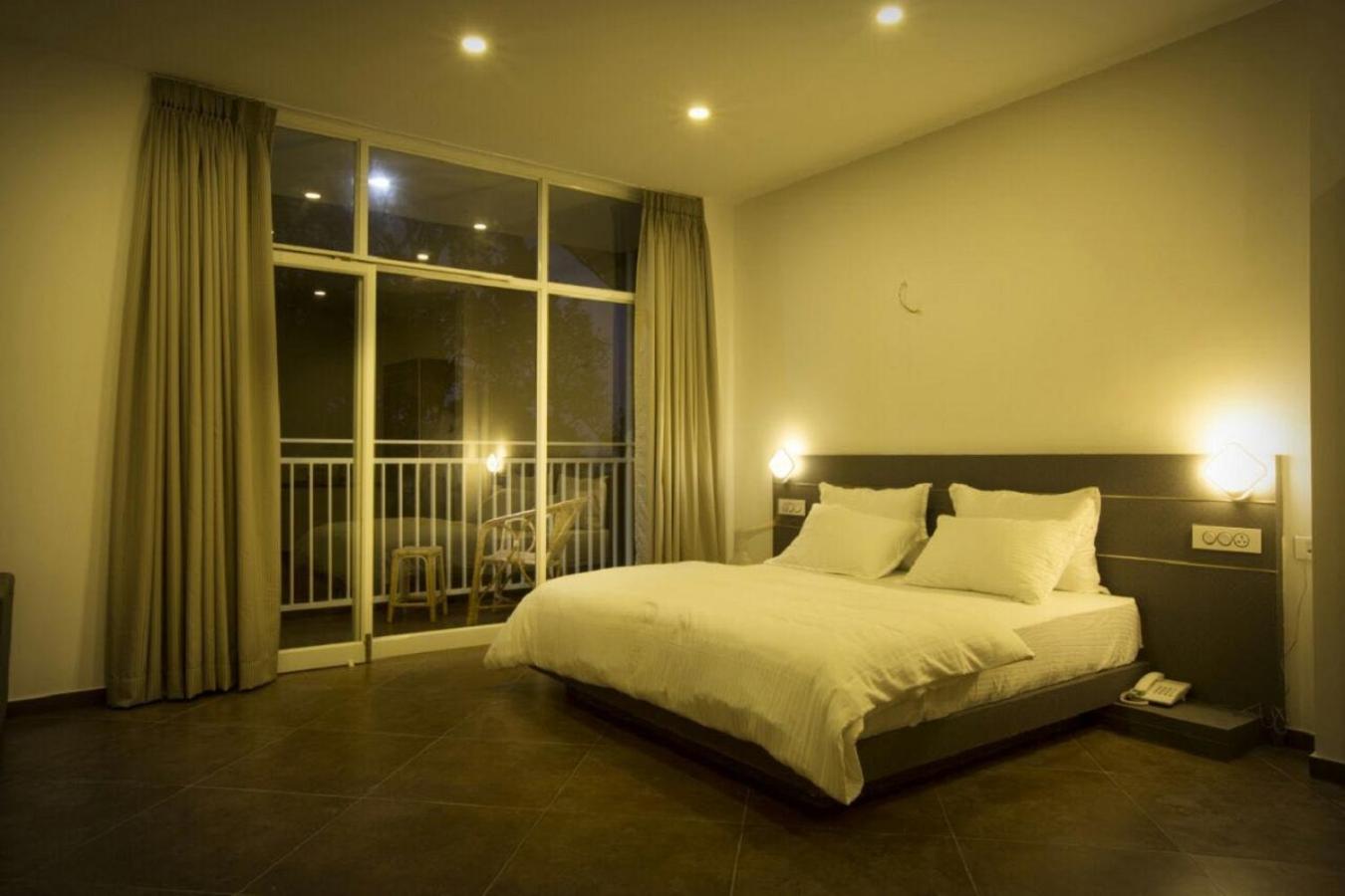 Suite Room - Photo 1
