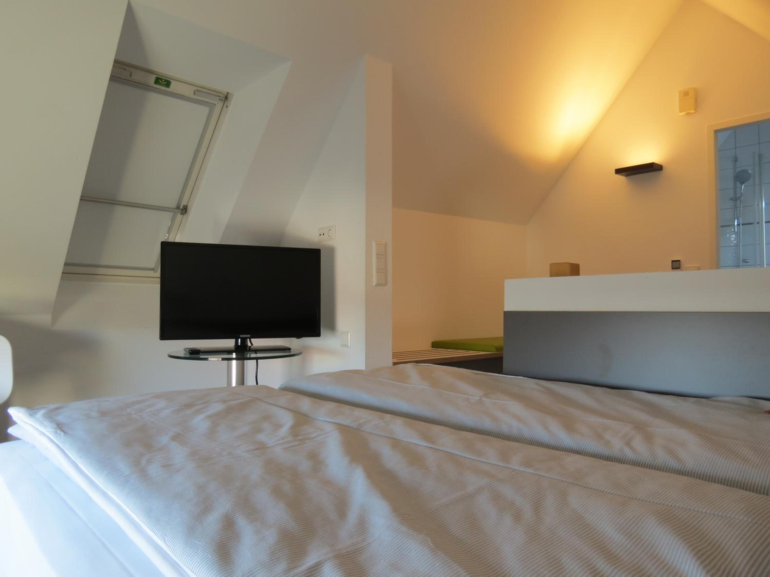 Budget Triple Room - Photo 8