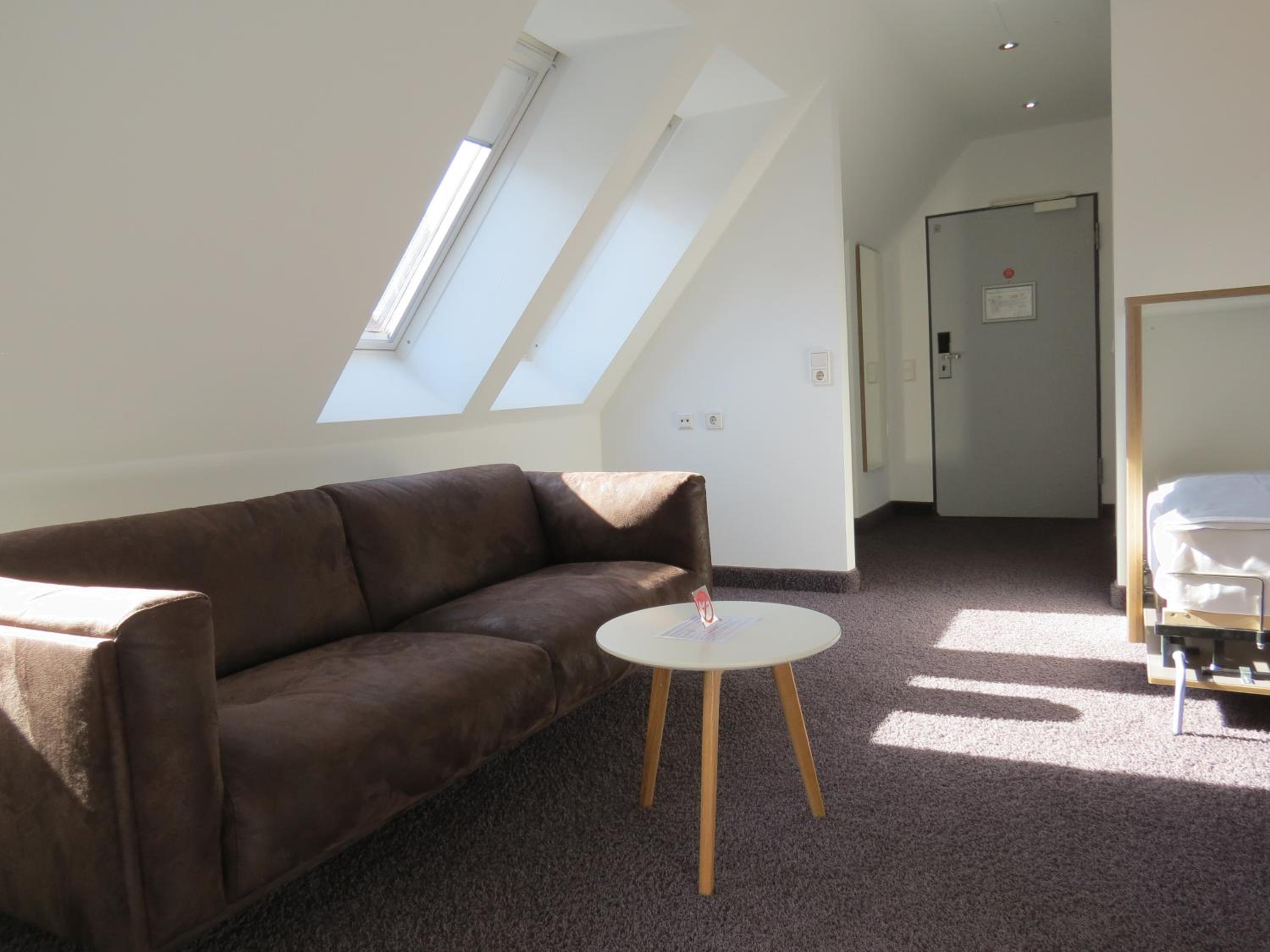 Economy Quadruple Room - Photo 5