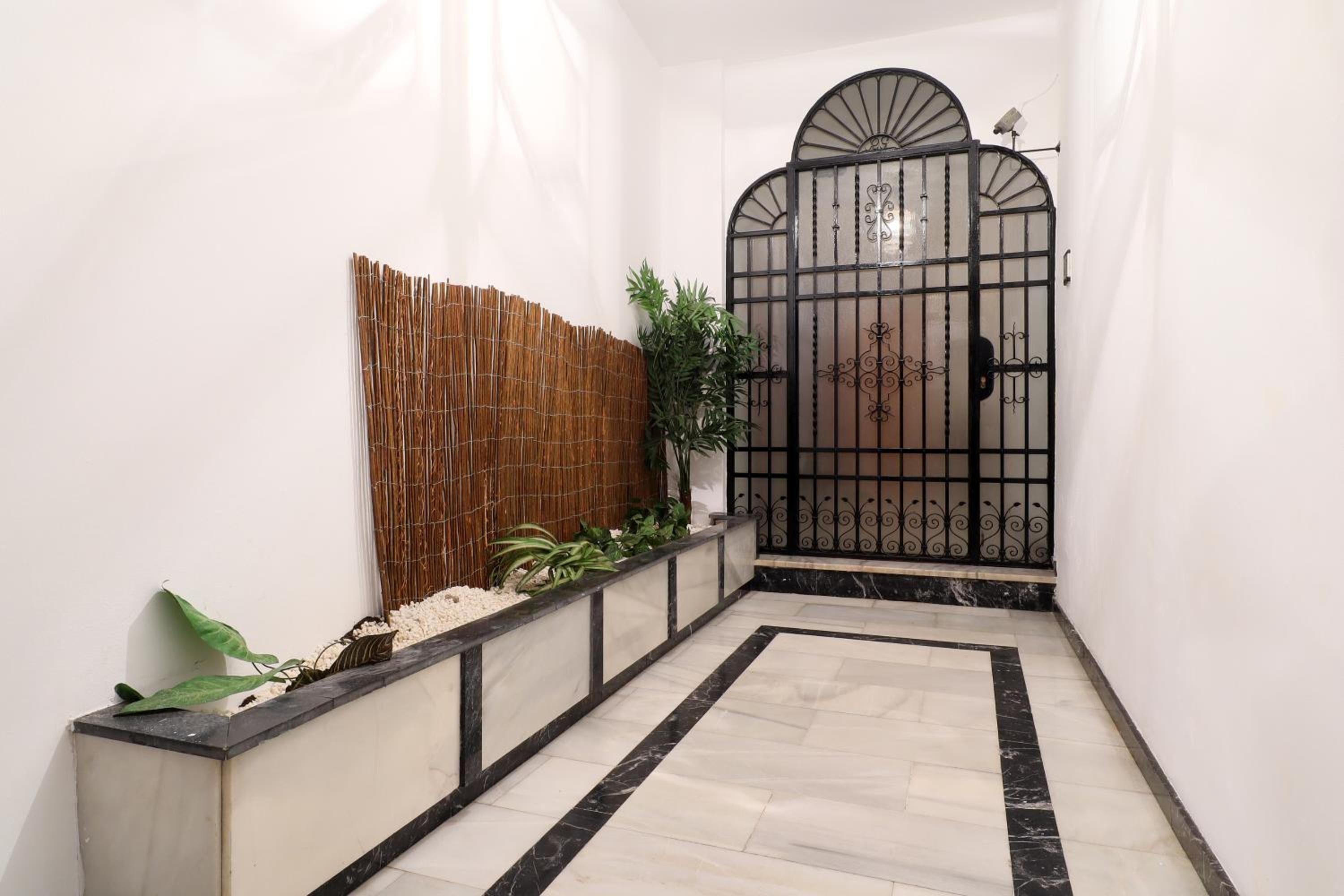 One-Bedroom Apartment - Photo 10