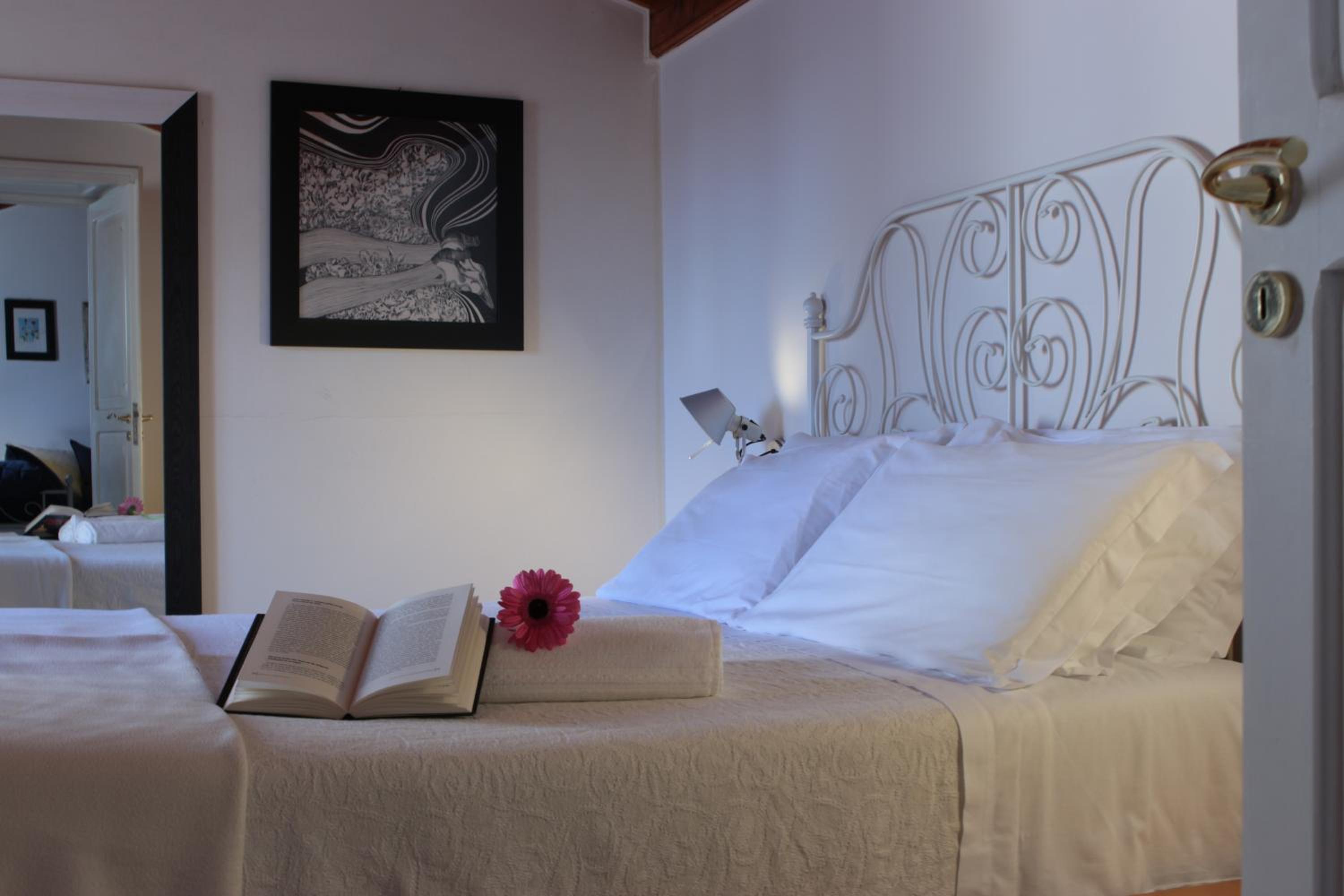 Suite with Spa Bath photo 3