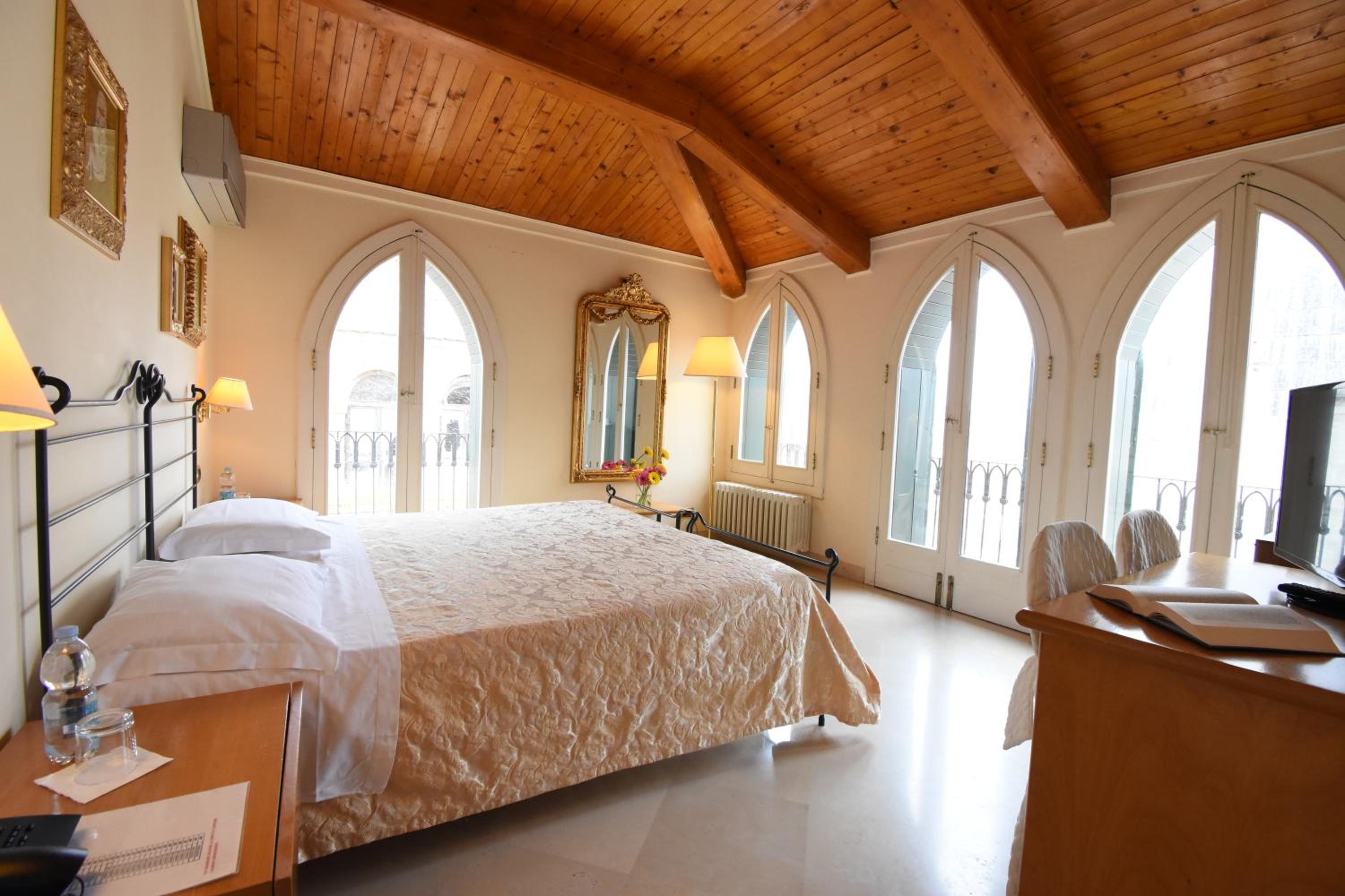 Superior Double or Twin Room photo 1