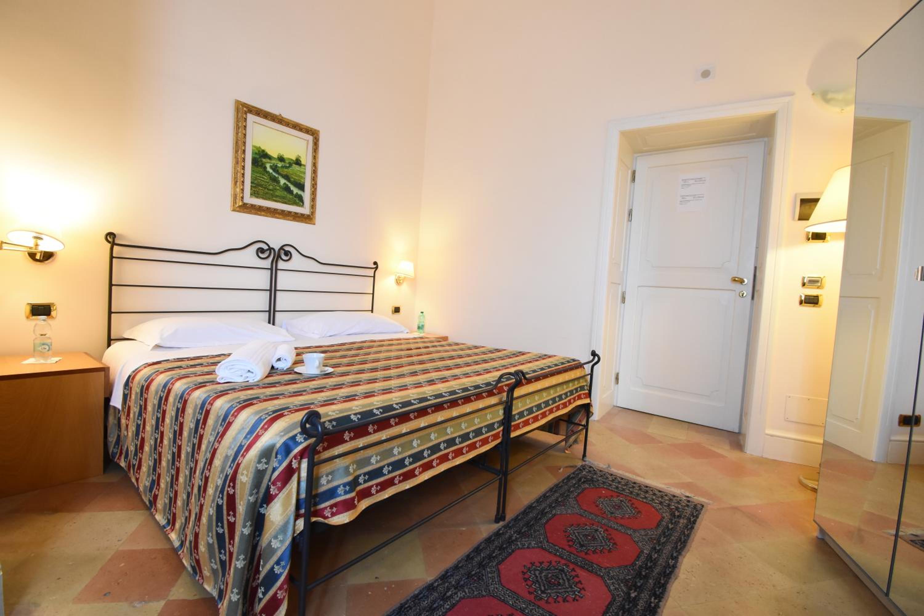 Classic Double or Twin Room photo 2