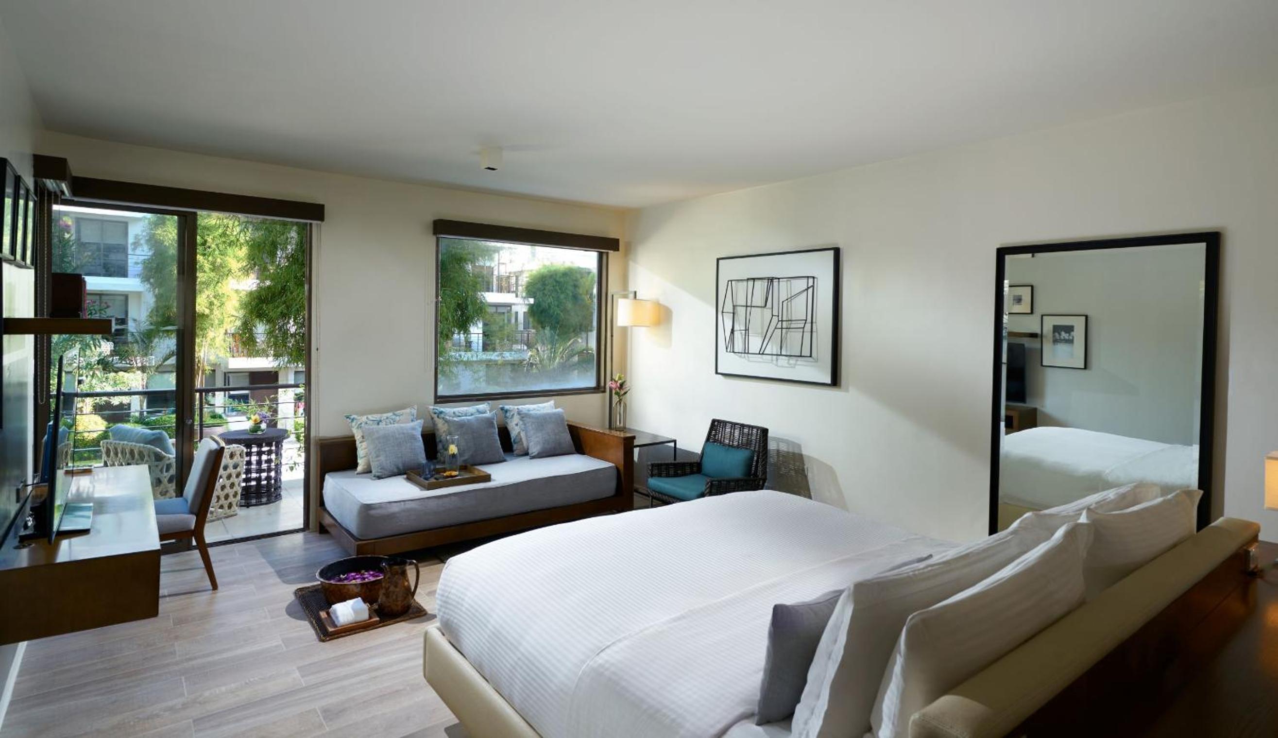 Junior Suite with Free Roundtrip Caticlan Airport Transfers - Photo 1
