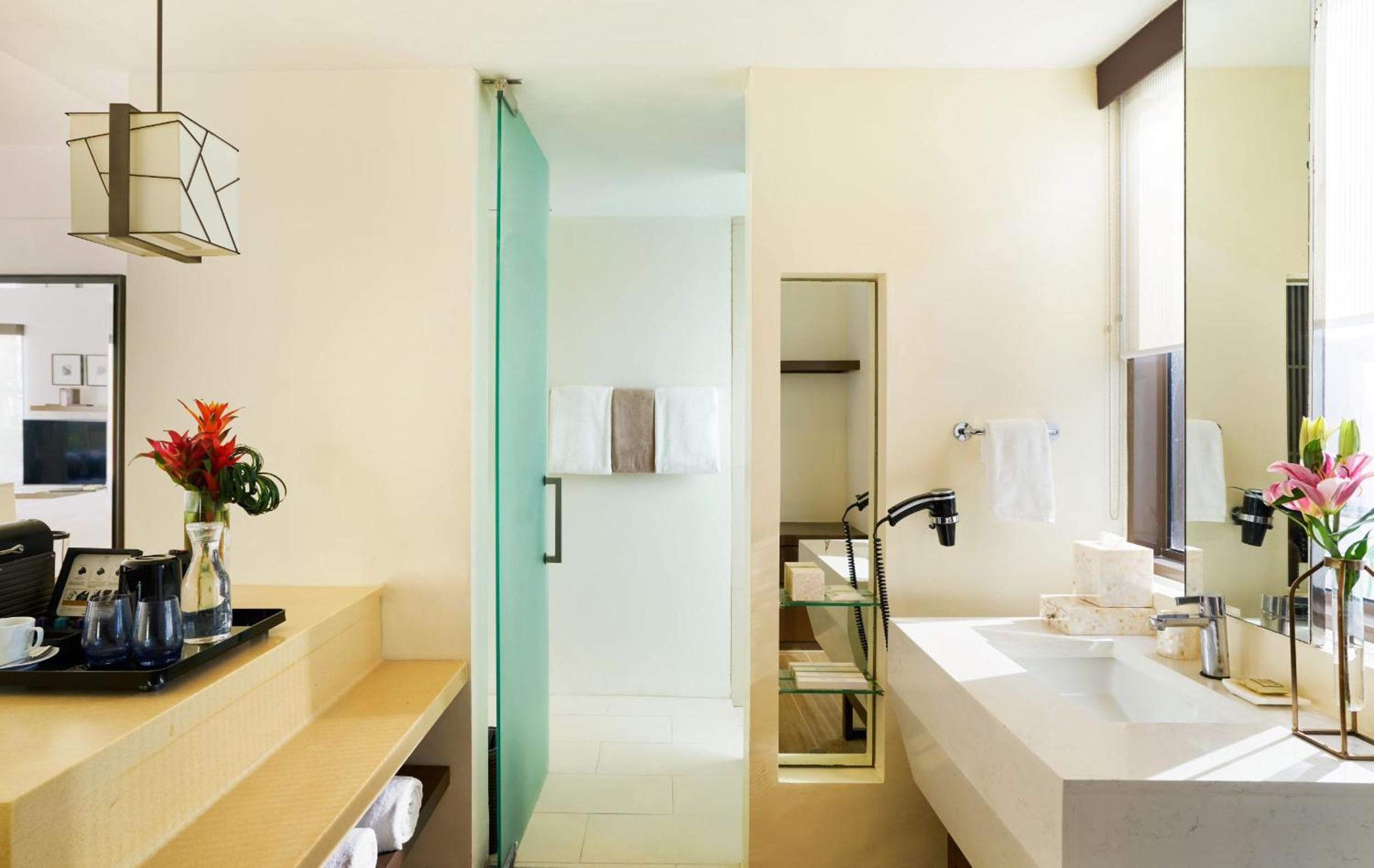 Junior Suite with Free Roundtrip Caticlan Airport Transfers - Photo 2