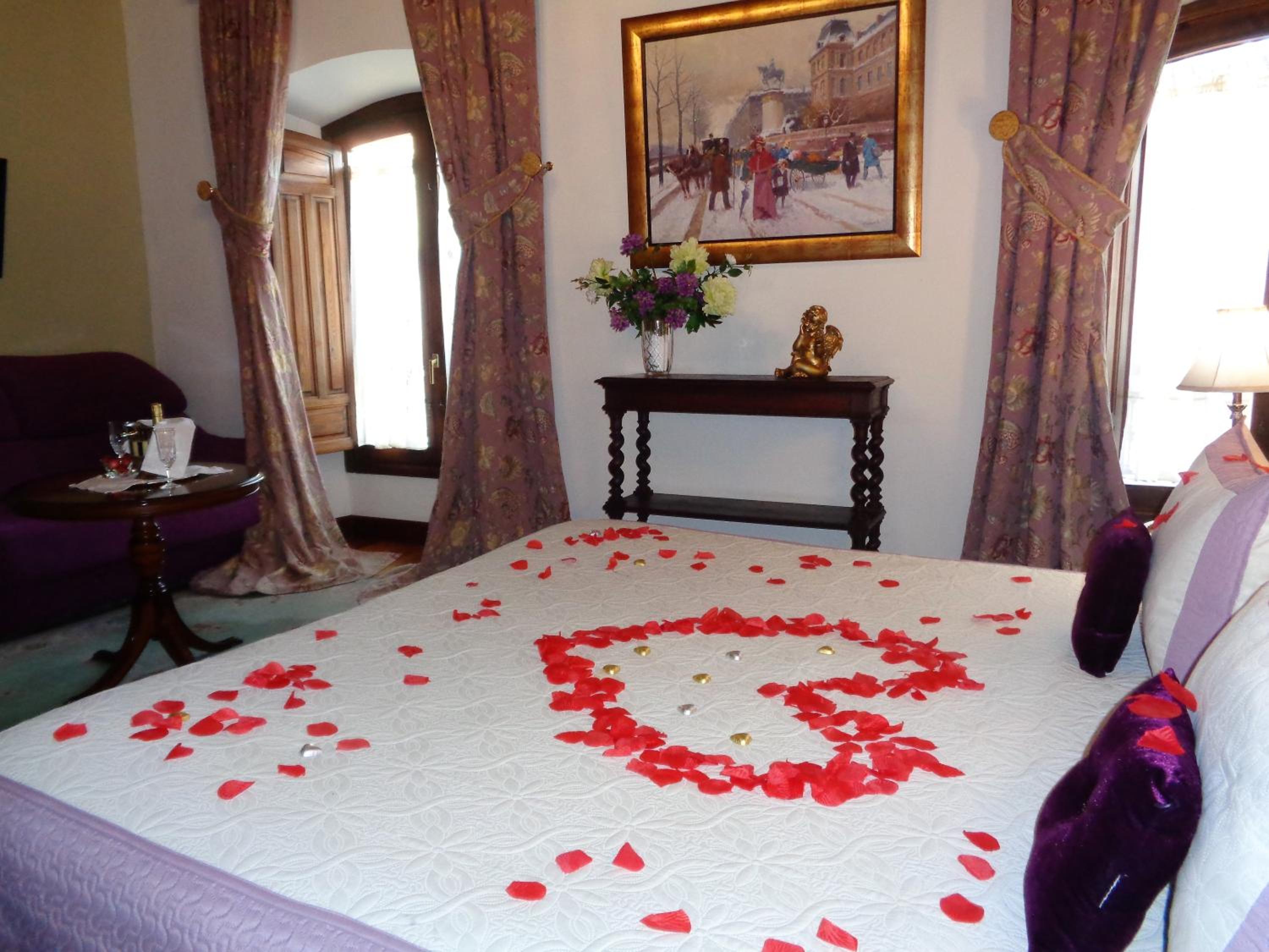 Deluxe Double or Twin Room - Photo 12