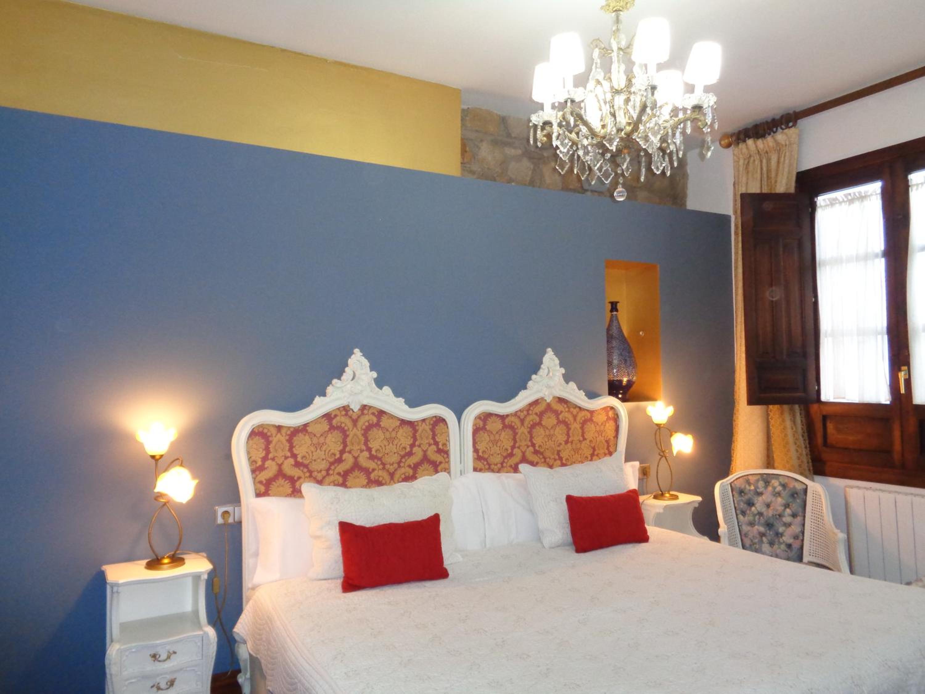 Charm Double Room - Photo 17