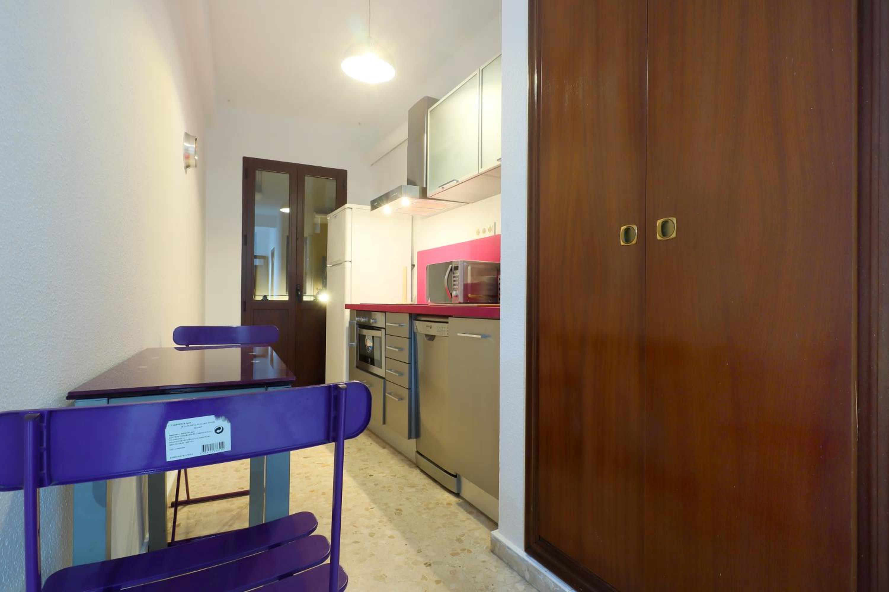 One-Bedroom Apartment - Photo 6
