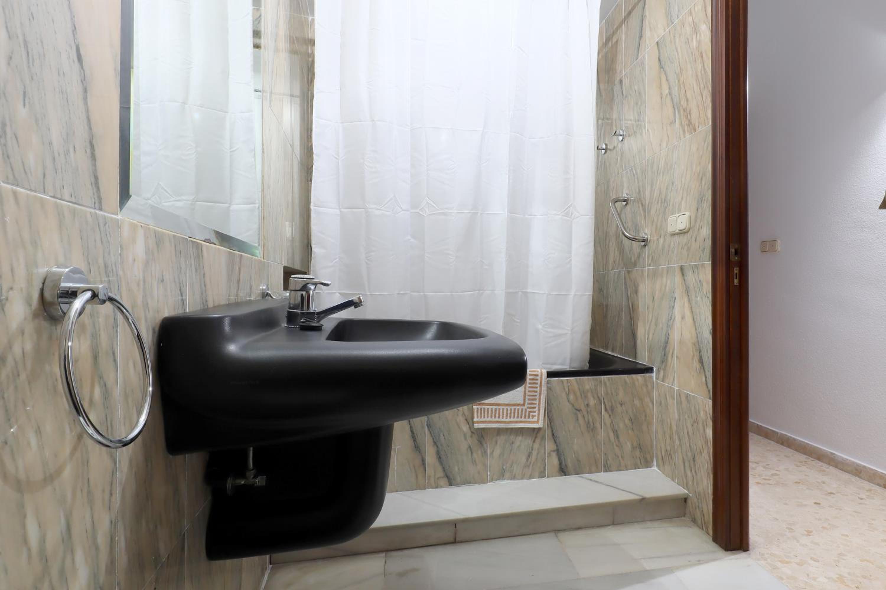 One-Bedroom Apartment - Photo 15