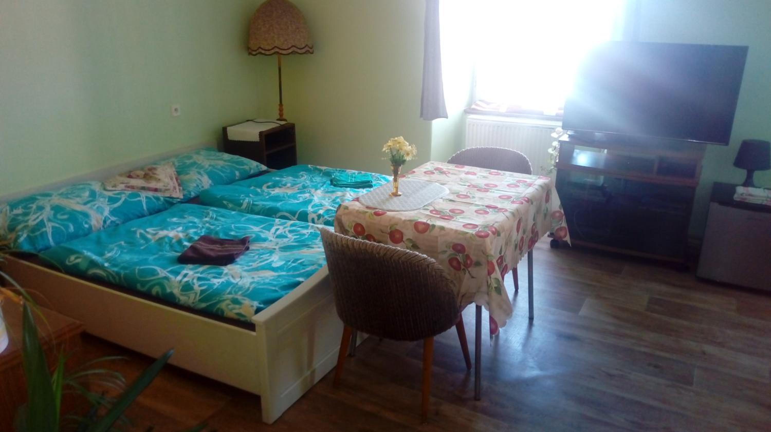 Quadruple Room with Bathroom - Photo 1