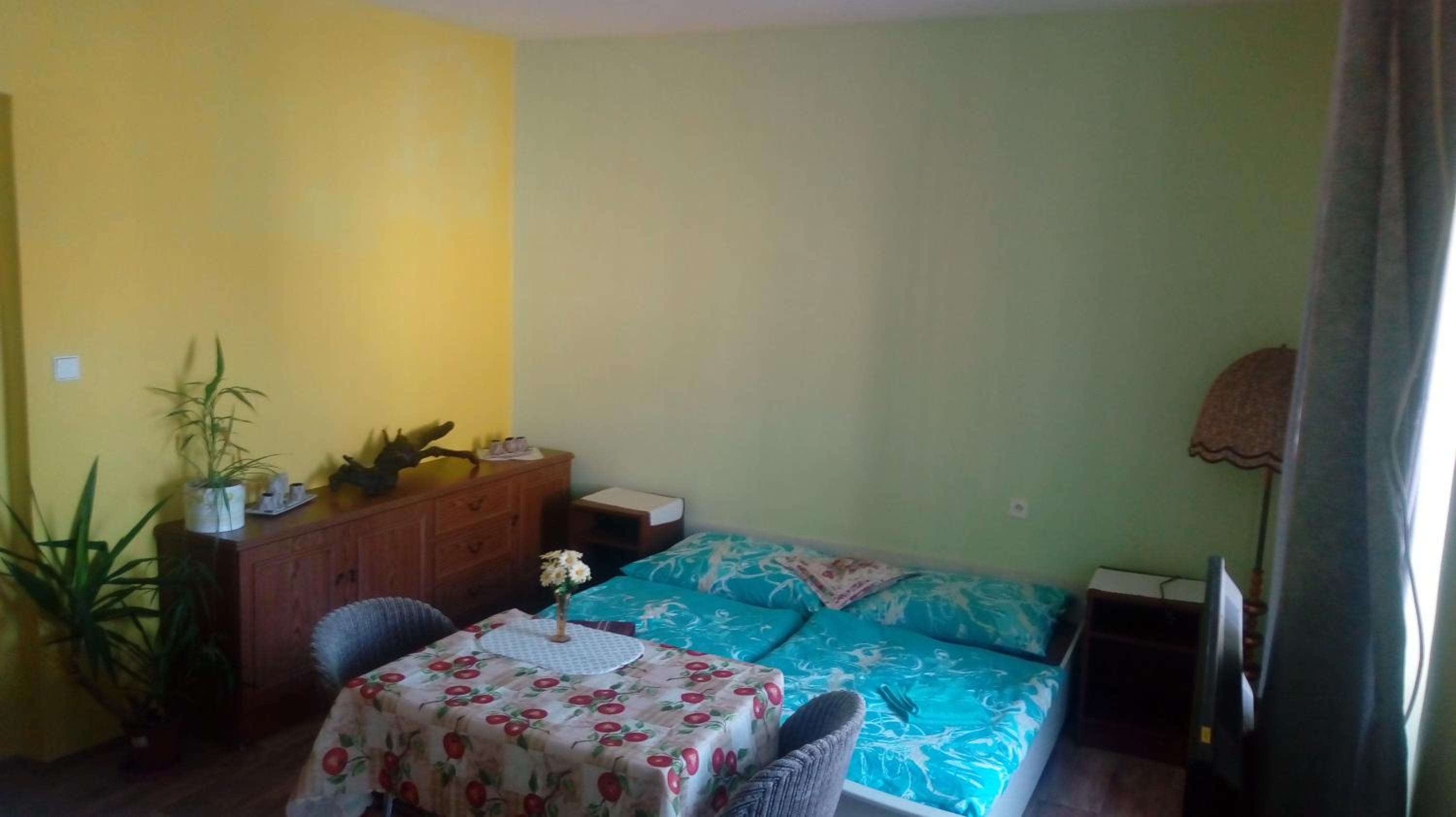 Quadruple Room with Bathroom - Photo 5