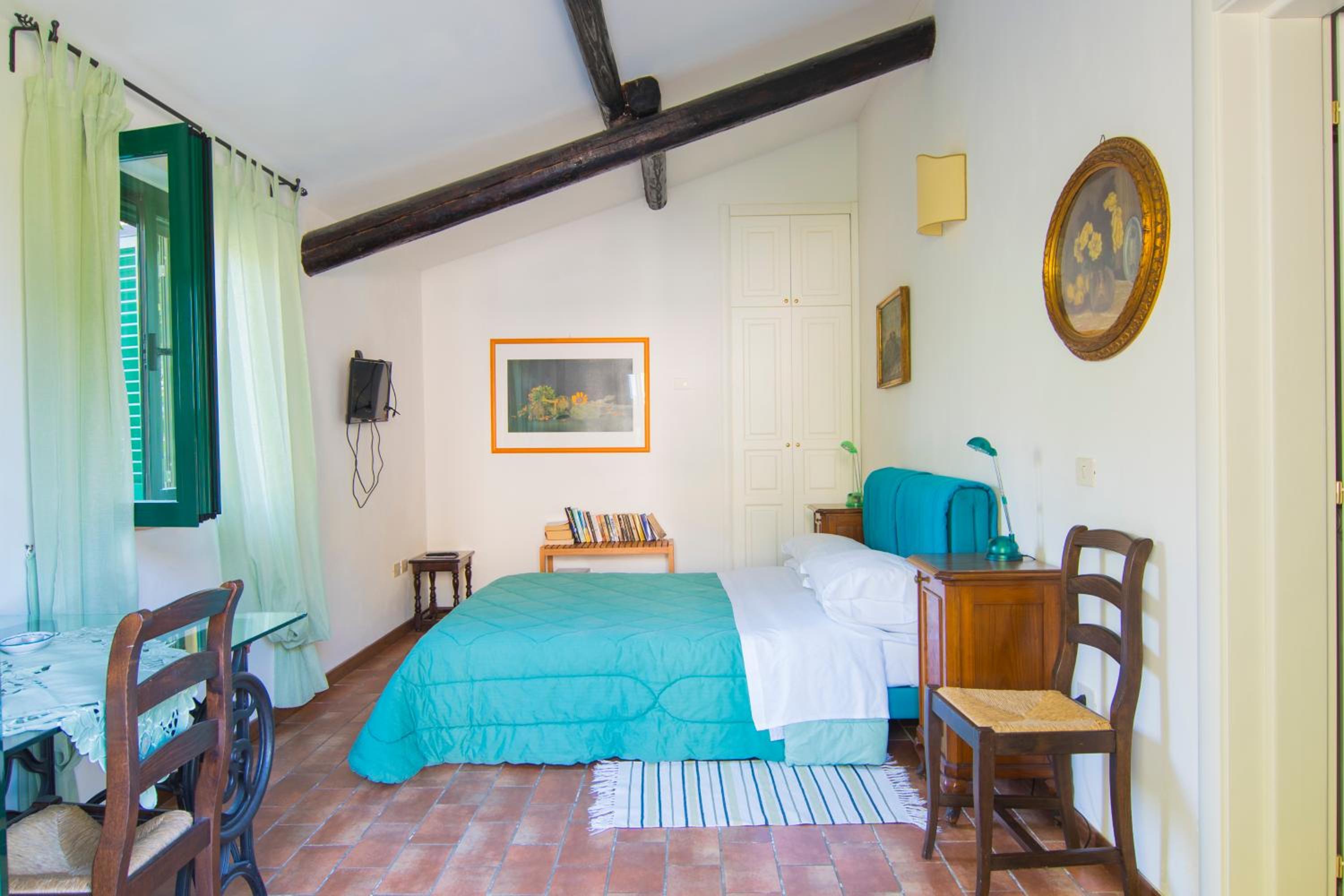 Basic Double Room photo 1