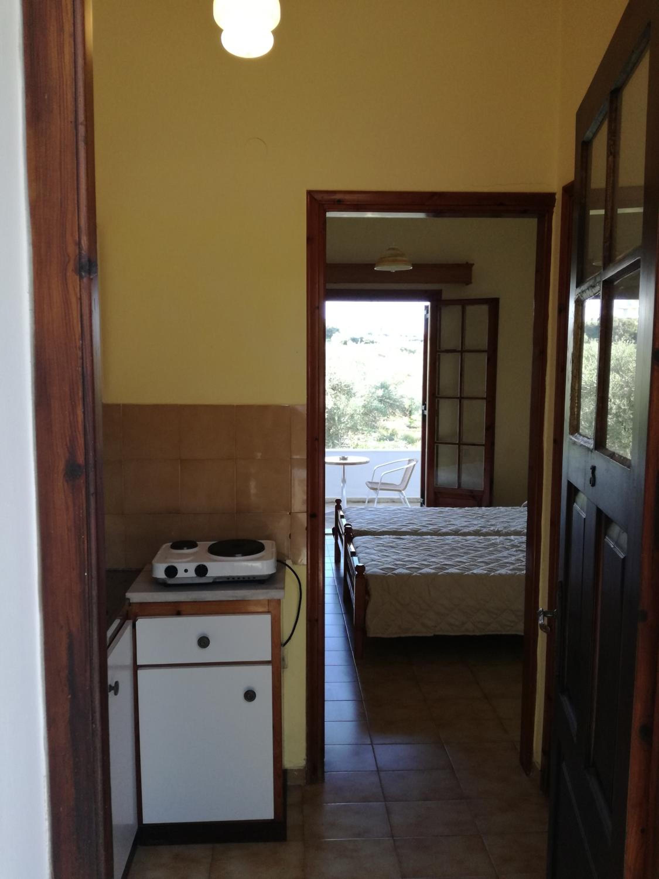 Studio Apartment - Photo 6