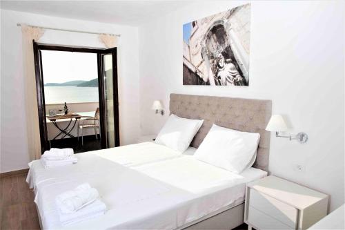 Apartment with Sea View photo 2