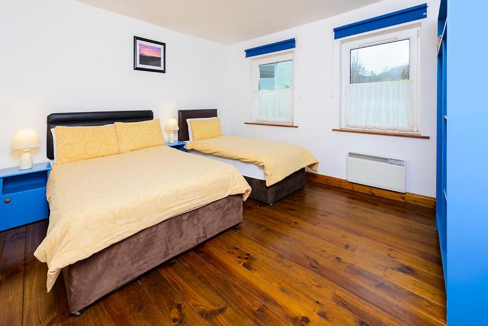 Double Room with Private Bathroom - Photo 7