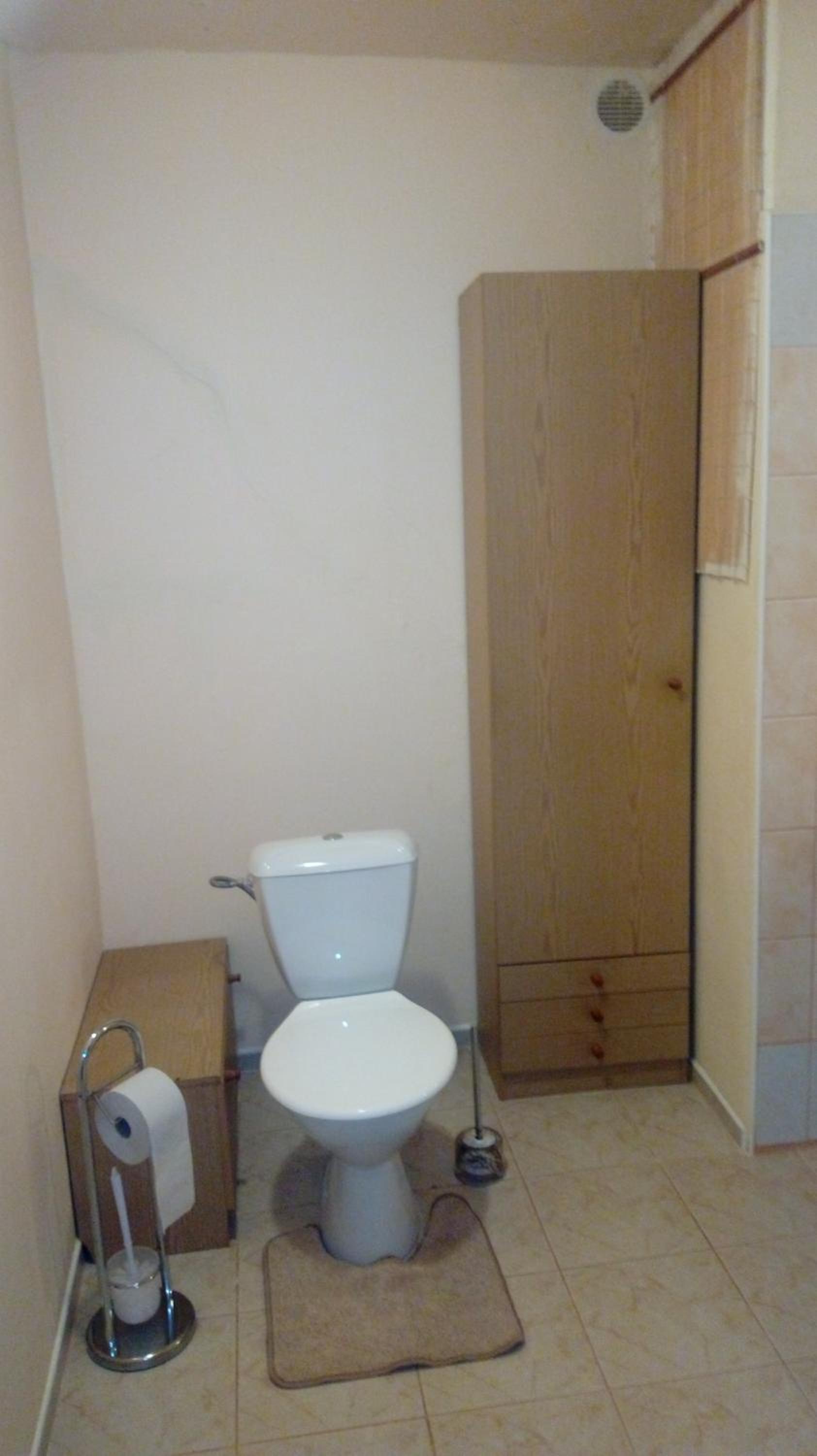 Quadruple Room with Bathroom - Photo 4