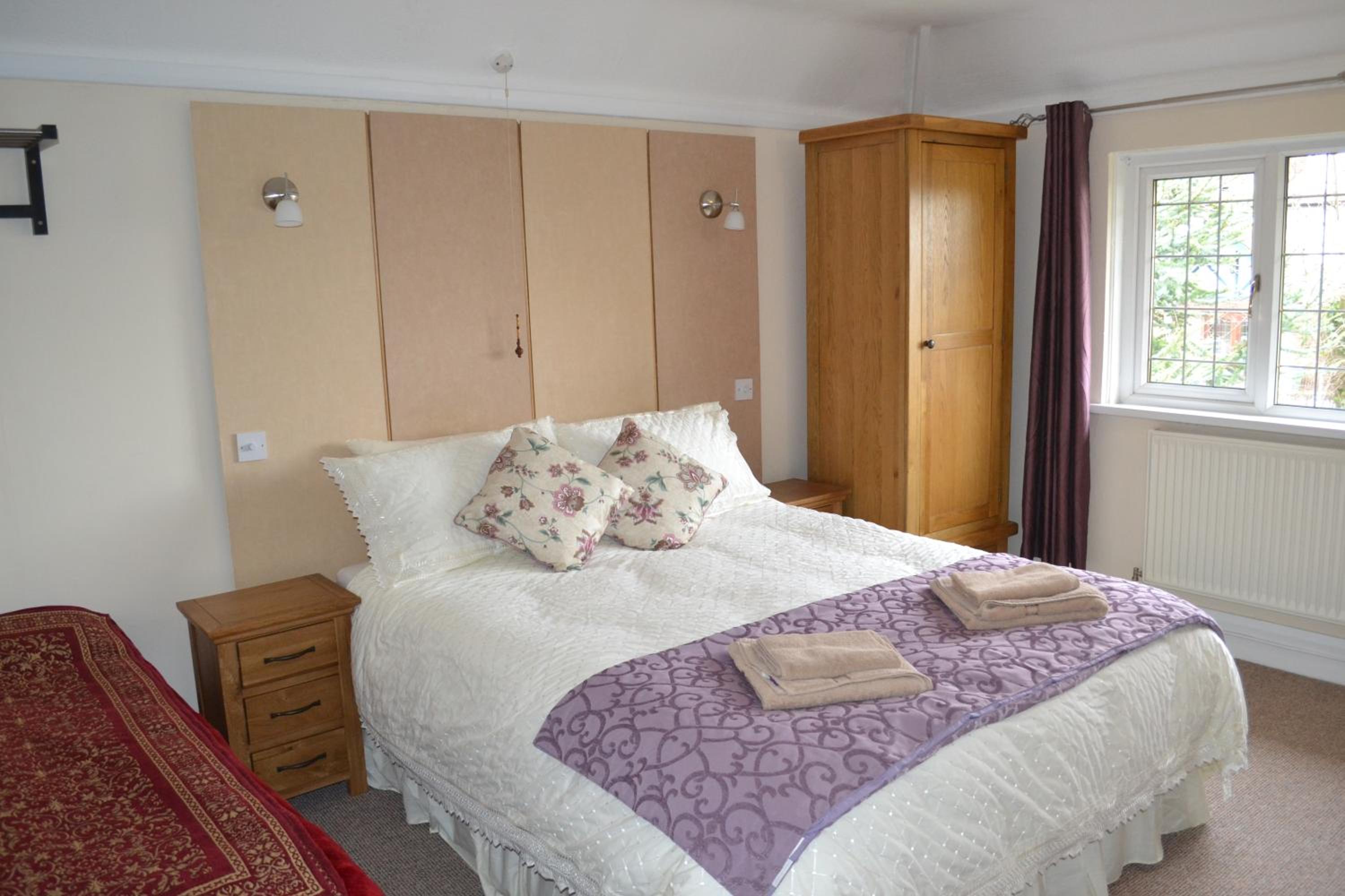 Deluxe Double Room (2 Adults + 1 Child)