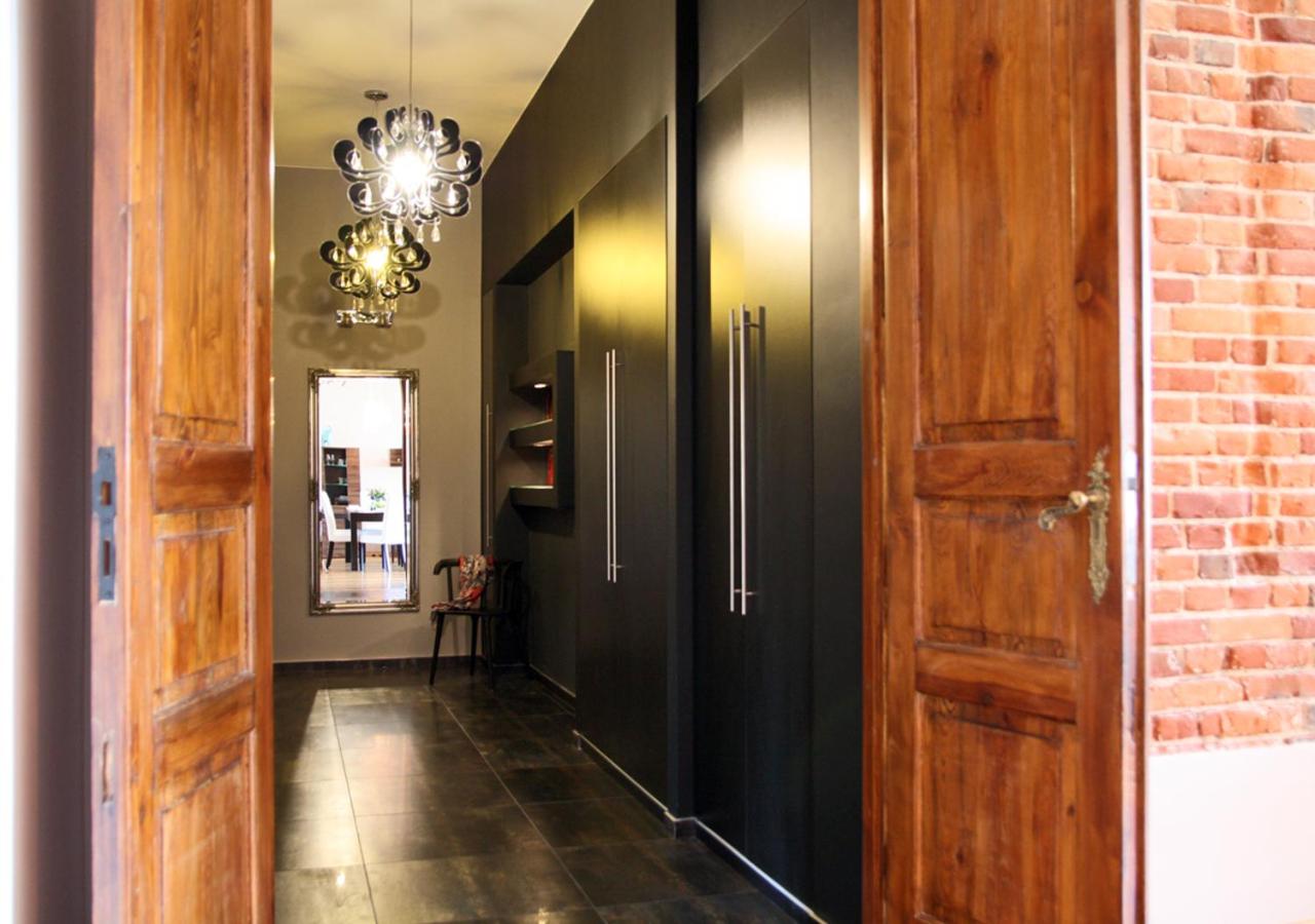 Two-Bedroom Apartment - Photo 9