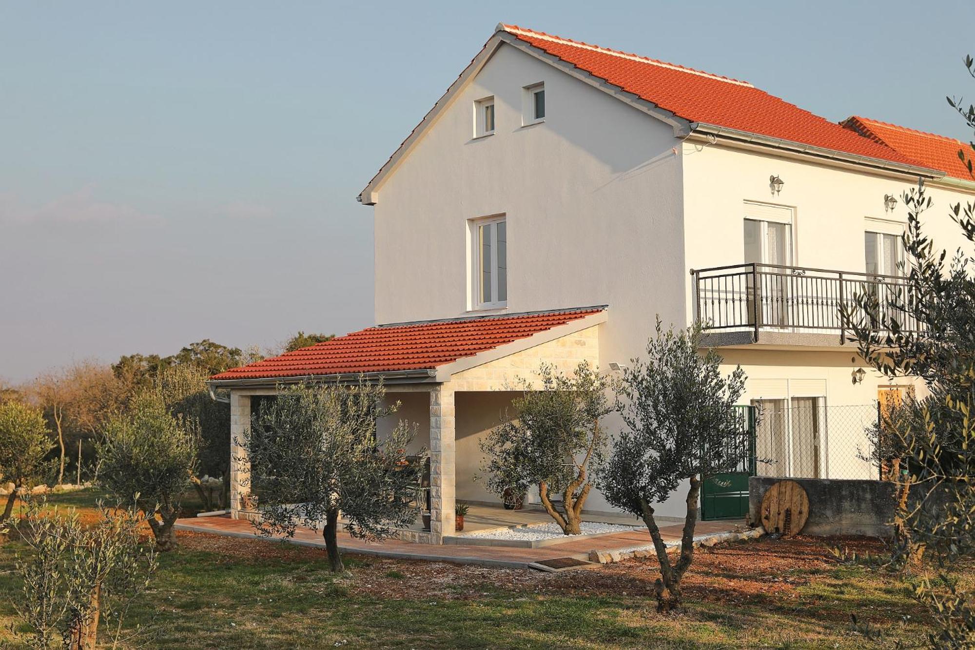 Three-Bedroom House photo 2