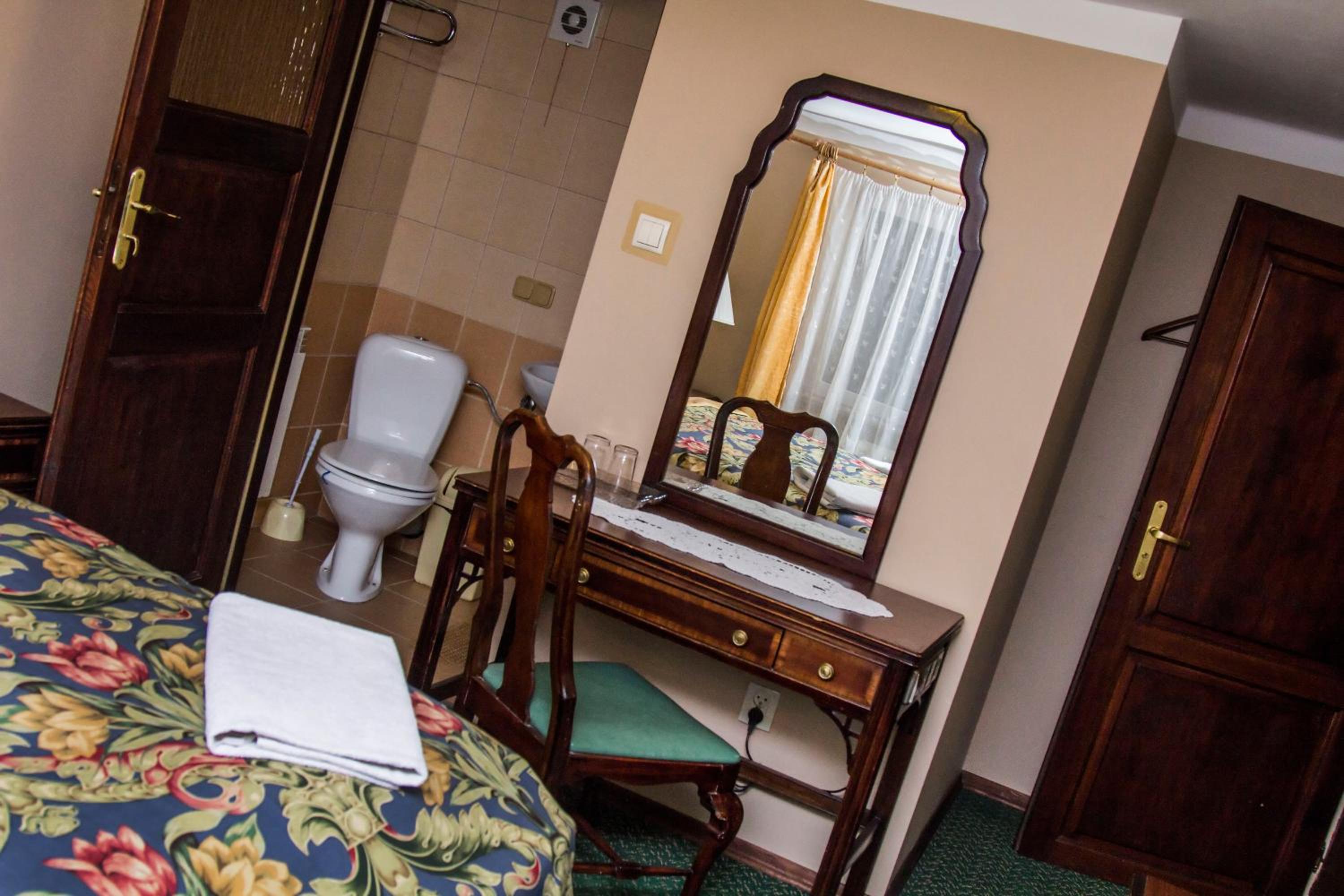 Single Room with Shower photo 3