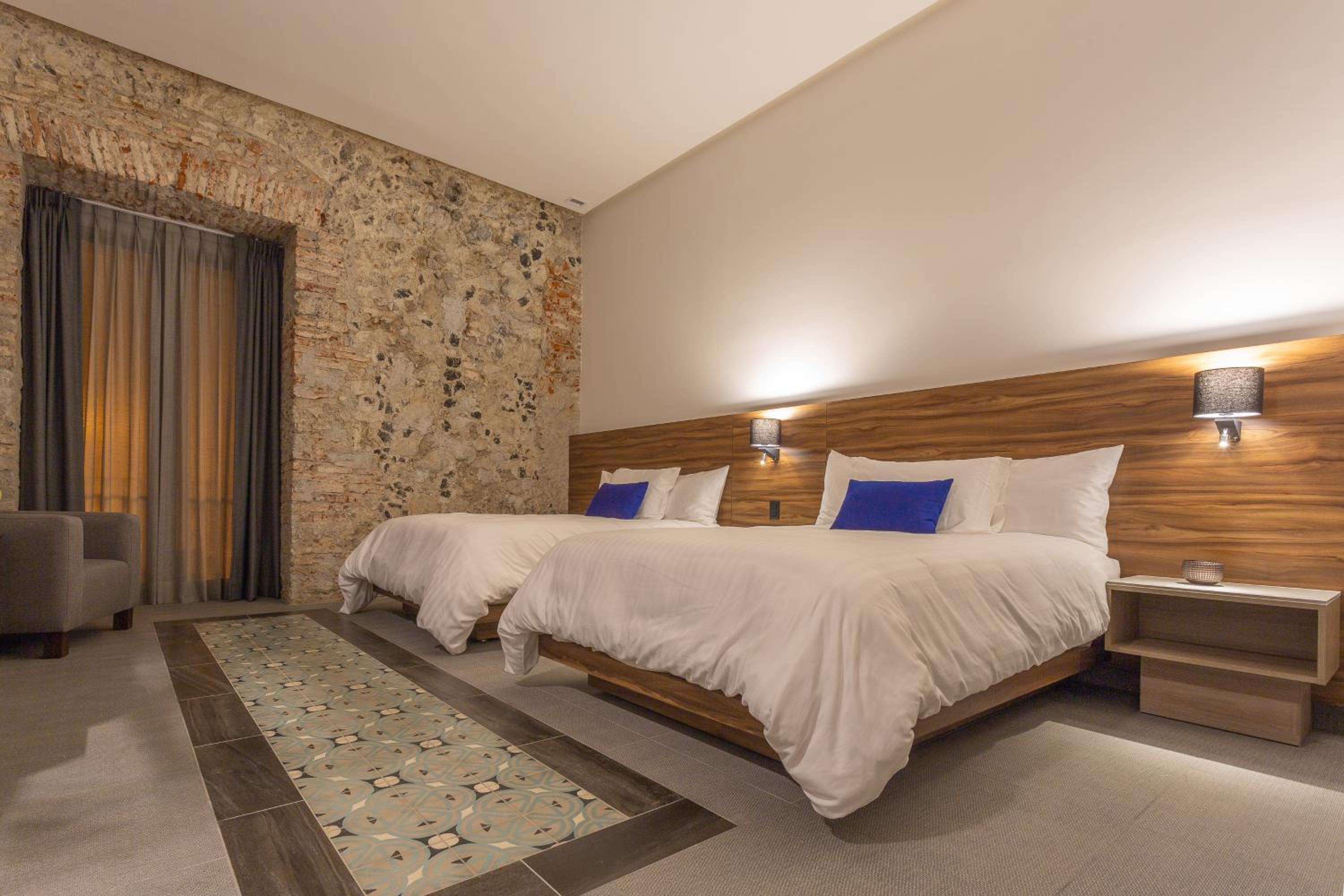 Deluxe Junior Suite - Photo 1