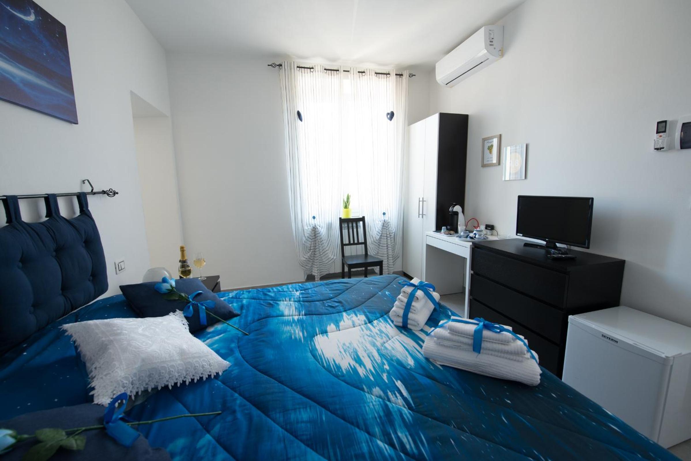 Deluxe Double or Twin Room - Photo 3