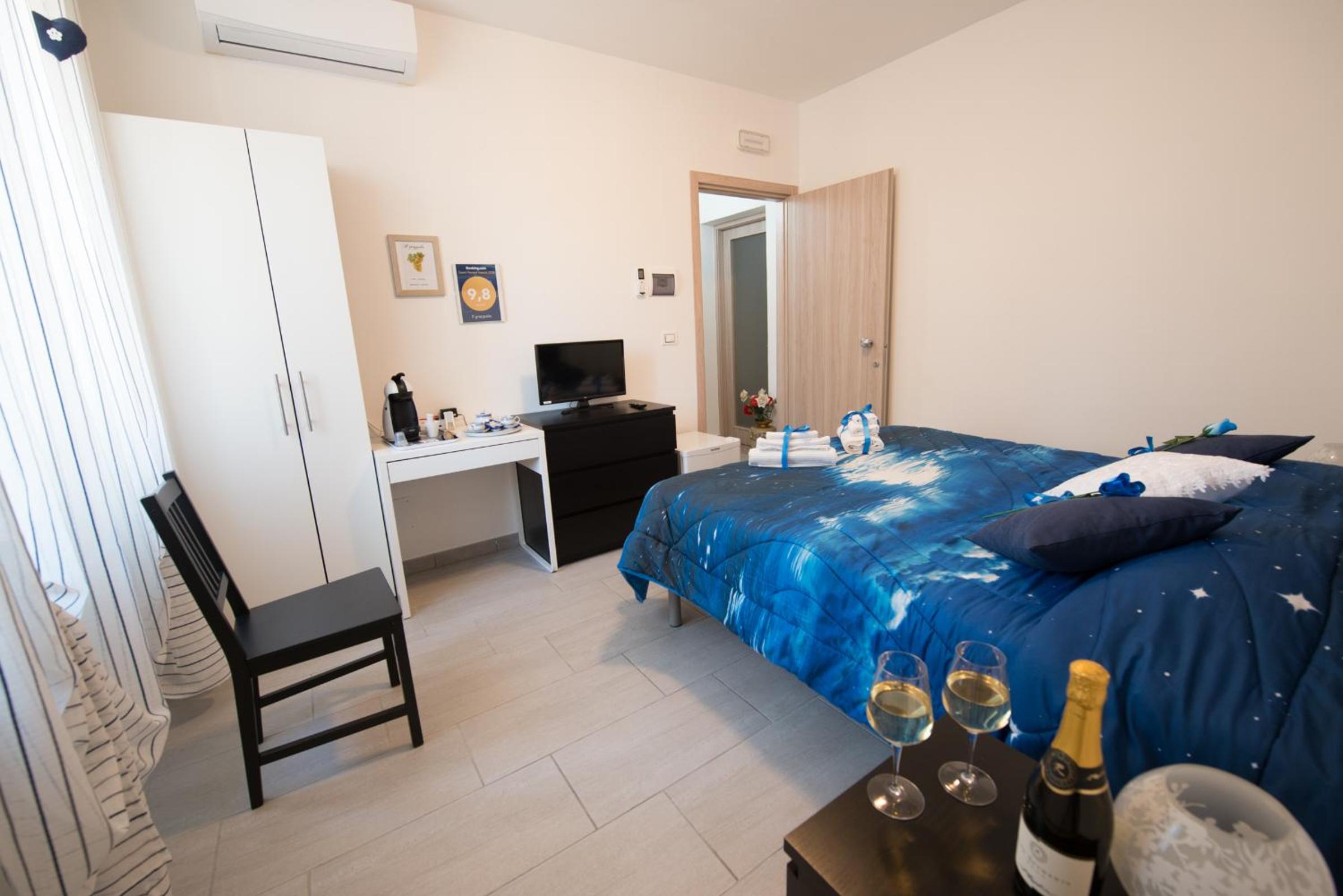 Deluxe Double or Twin Room - Photo 2