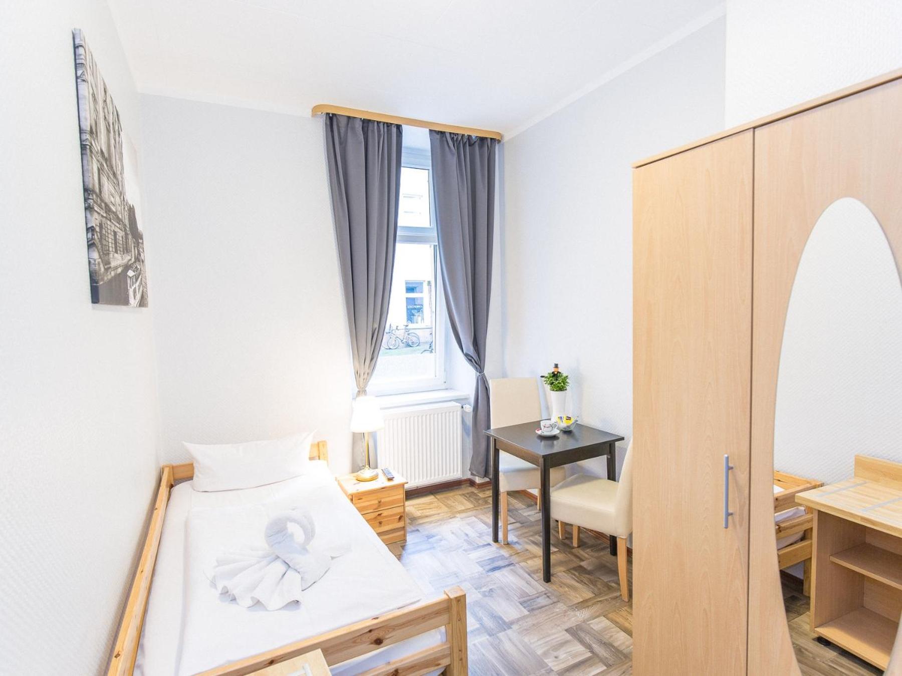 Single Room photo 2
