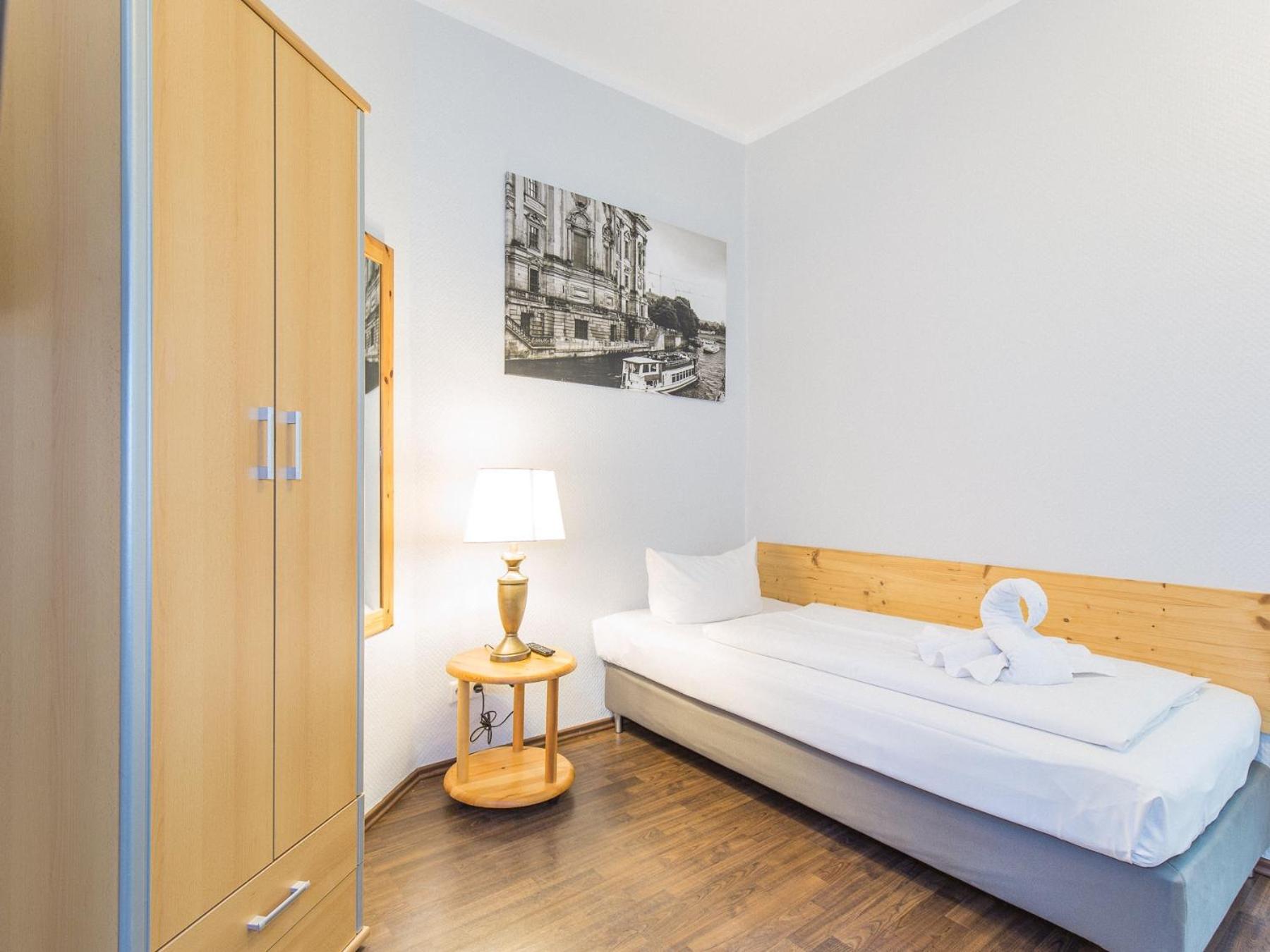 Single Room photo 3