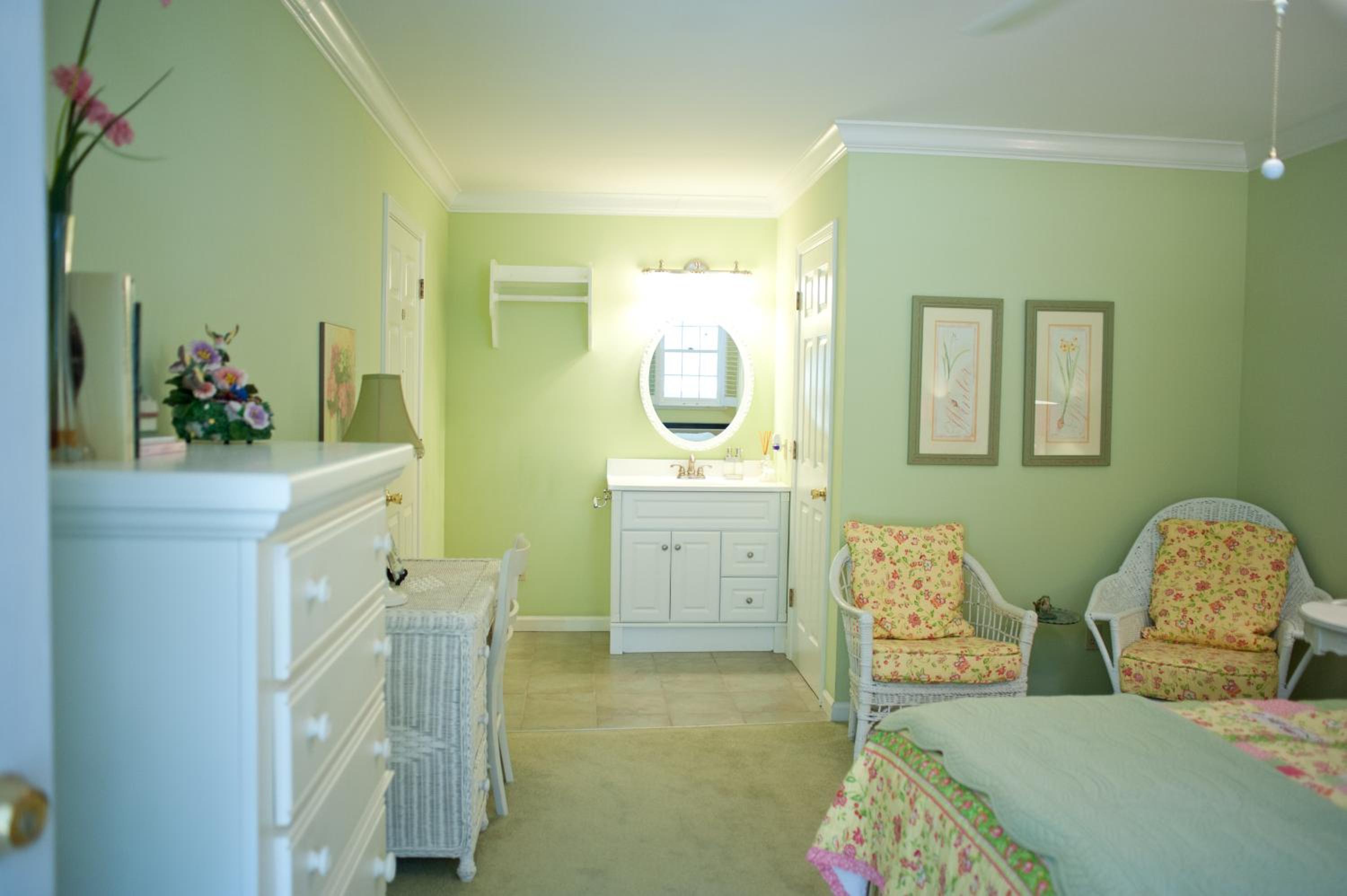 Queen Room with Balcony photo 1